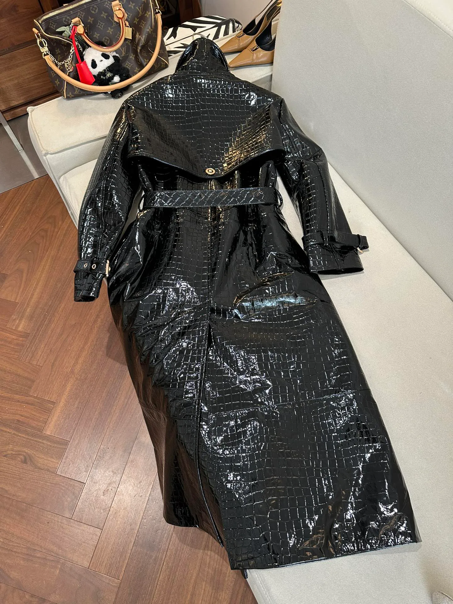 Кожаные Куртки И Дублёнки Женские Versace 11679696