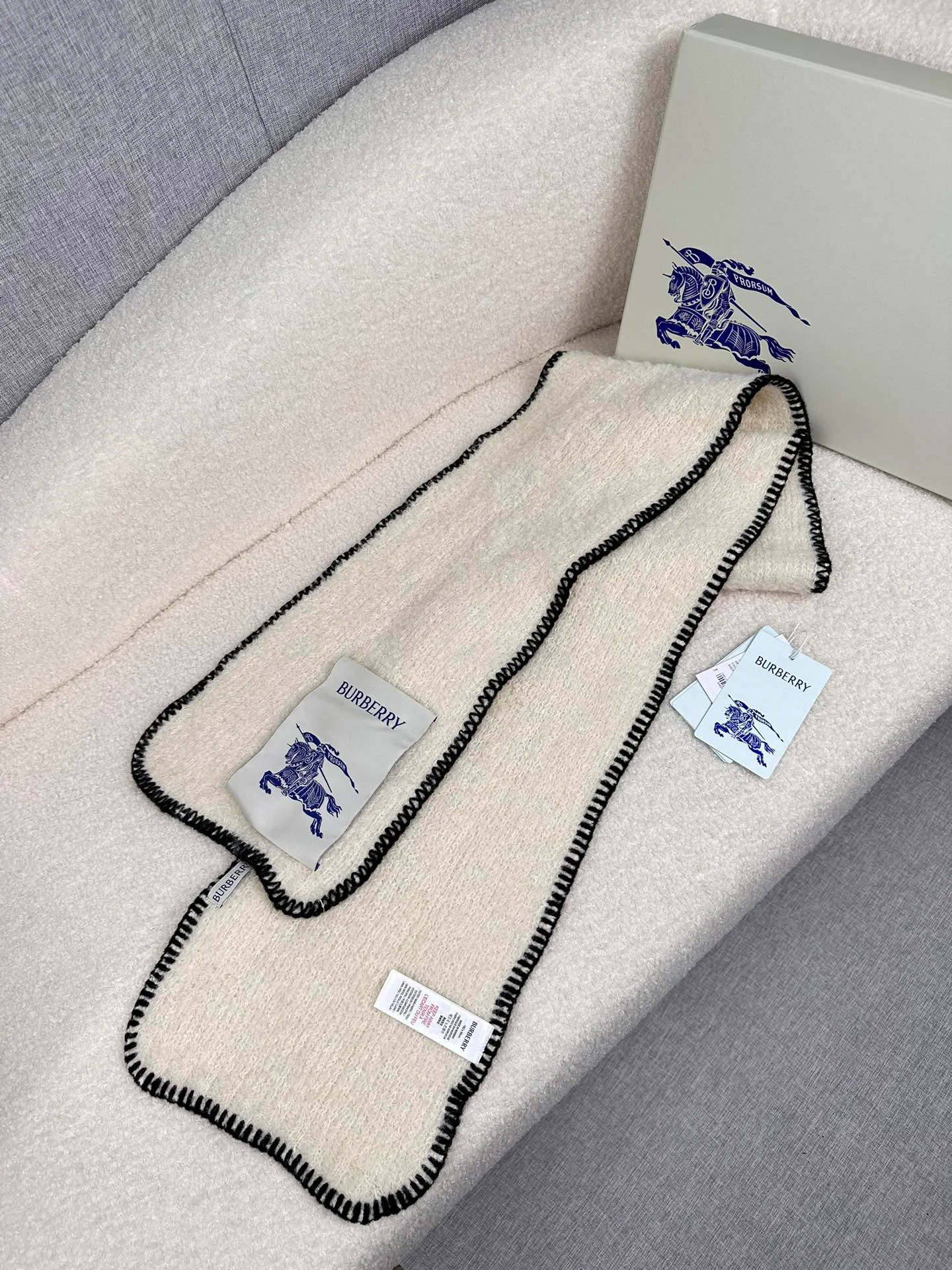 Шарфы Burberry 386924