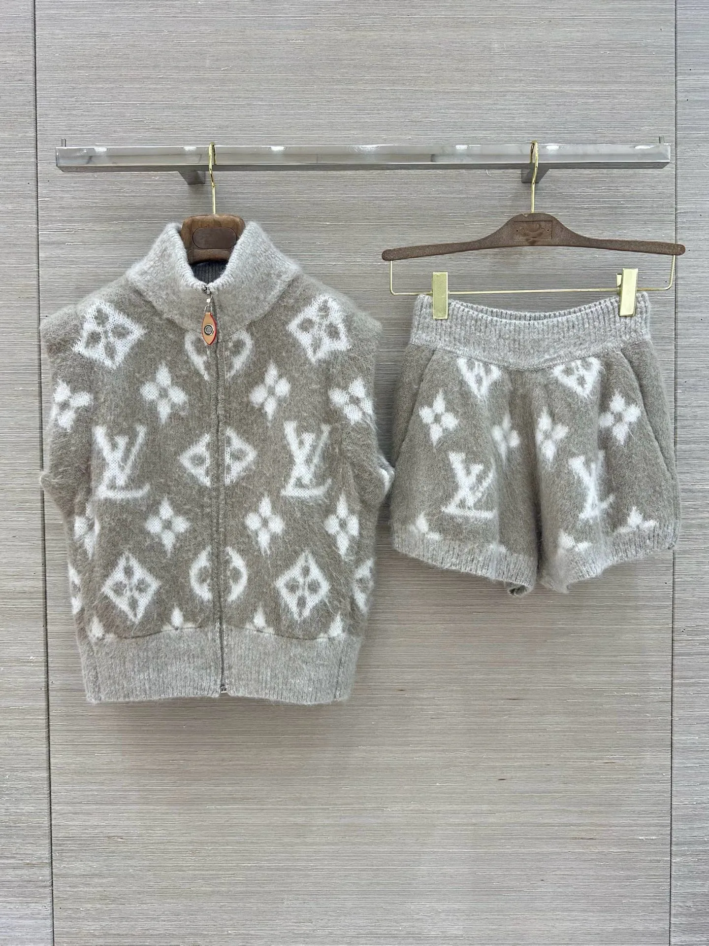 Жилеты Женские Louis Vuitton 19131310