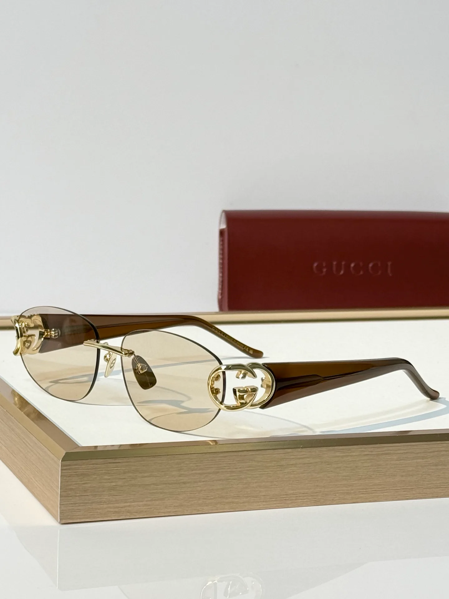 Очки Gucci 18117589