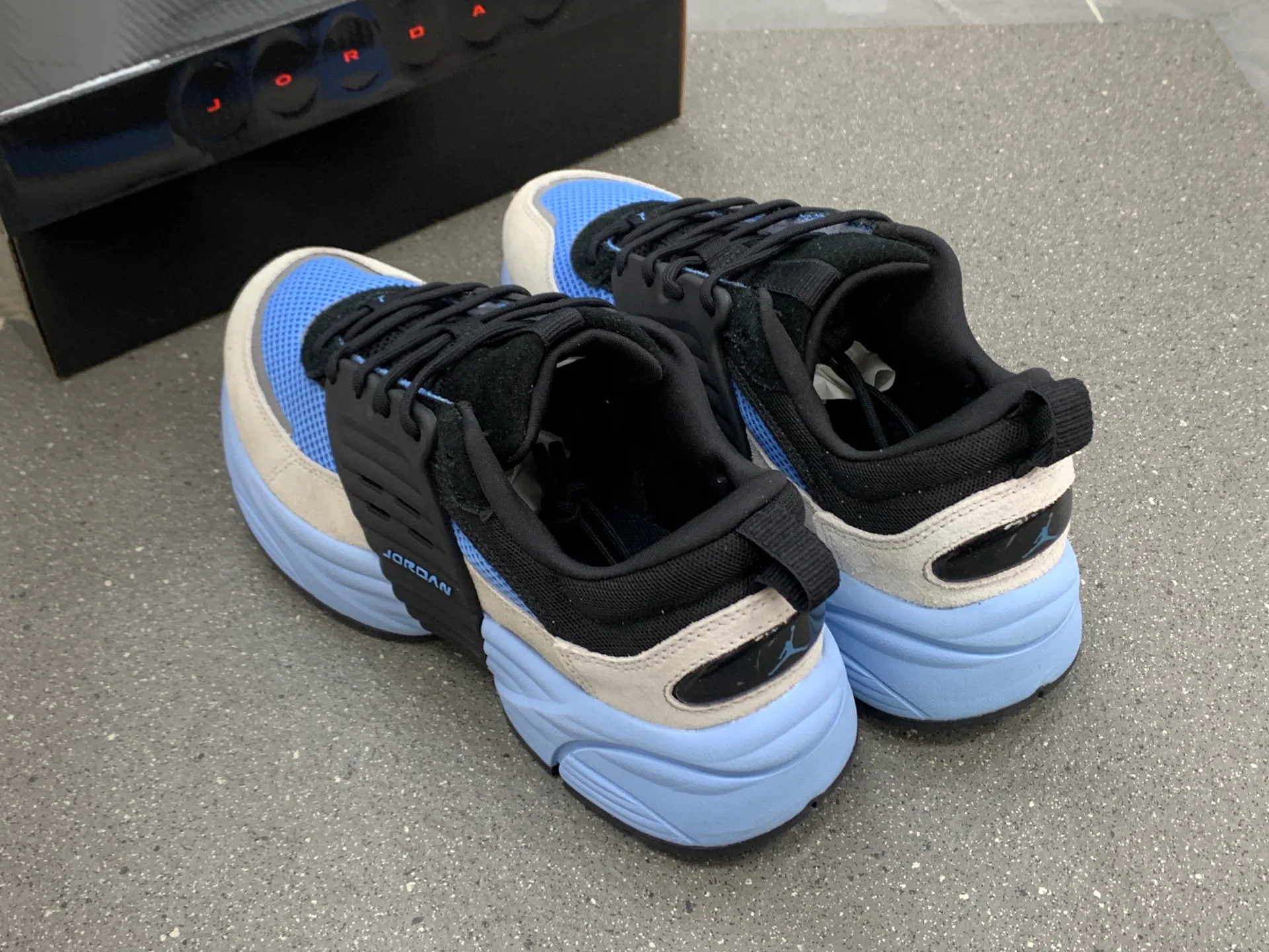 Кроссовки Мужские Air Jordan 1261110