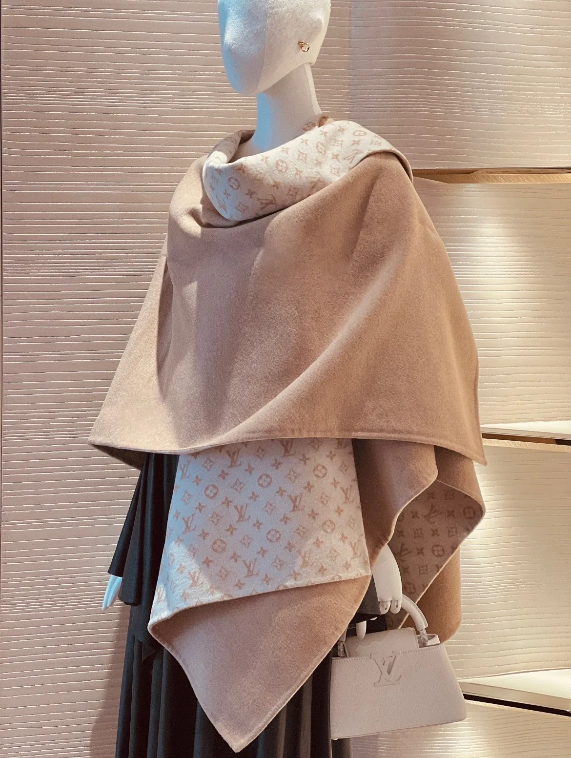 Пальто Женские Louis Vuitton 19578079
