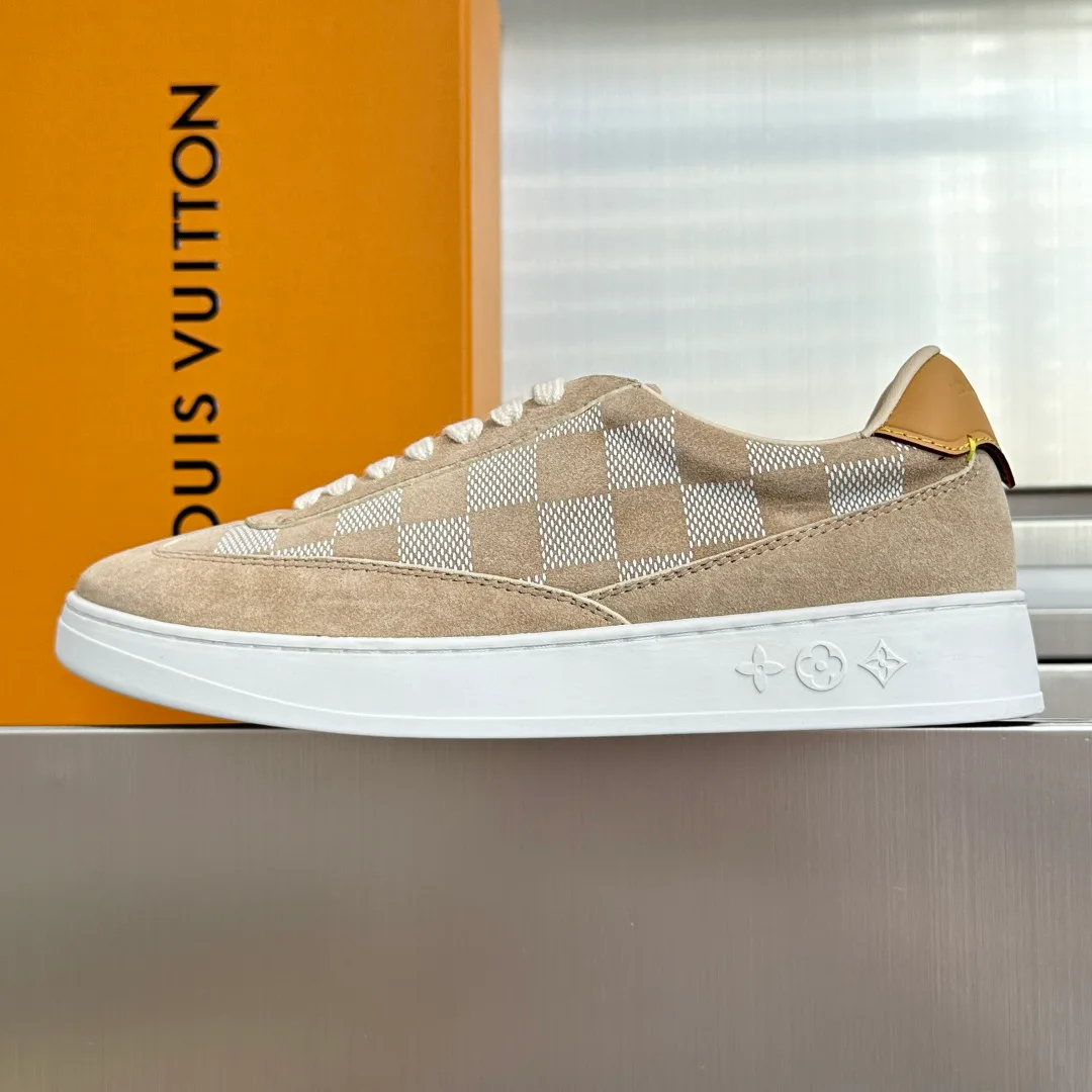 Кроссовки Женские Louis Vuitton 17950377