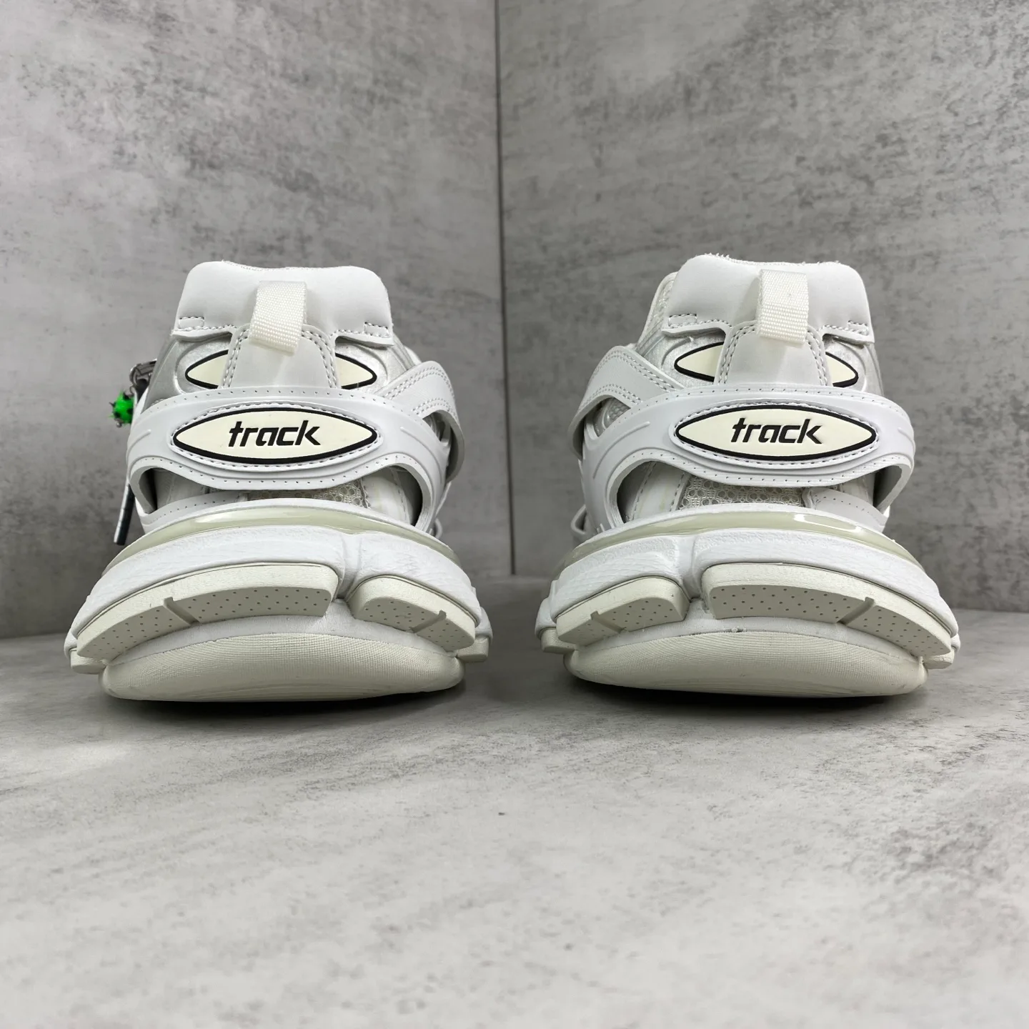 Кроссовки Женские Balenciaga 18743879