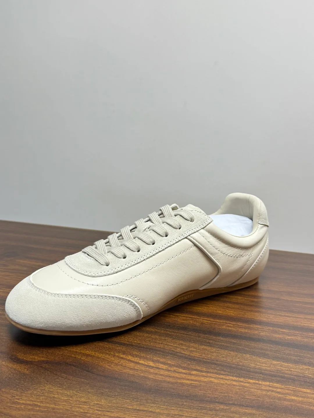Кроссовки Женские Burberry 19716353