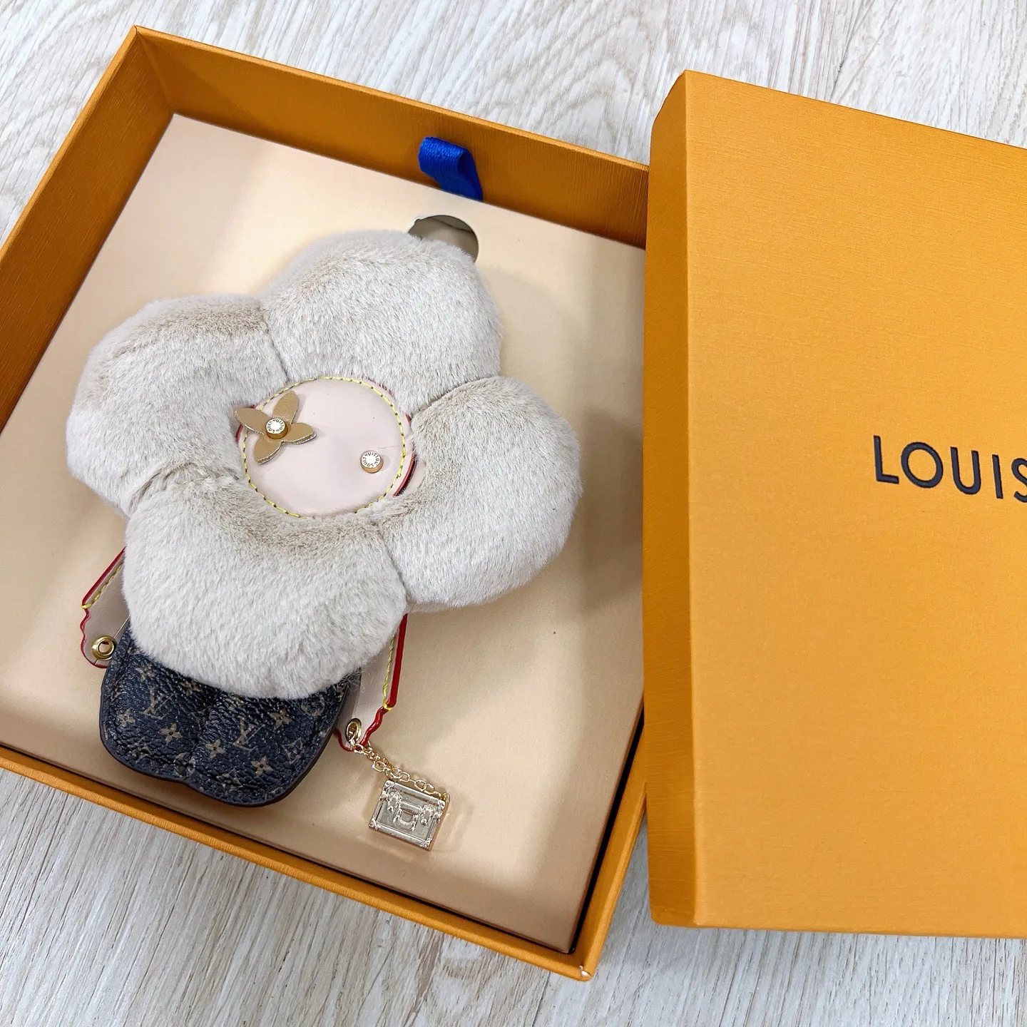 Ключницы Louis Vuitton 910032