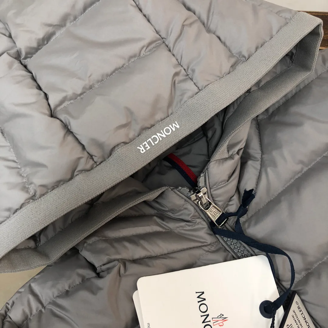 Куртки И Пуховики Женские Moncler 18408601