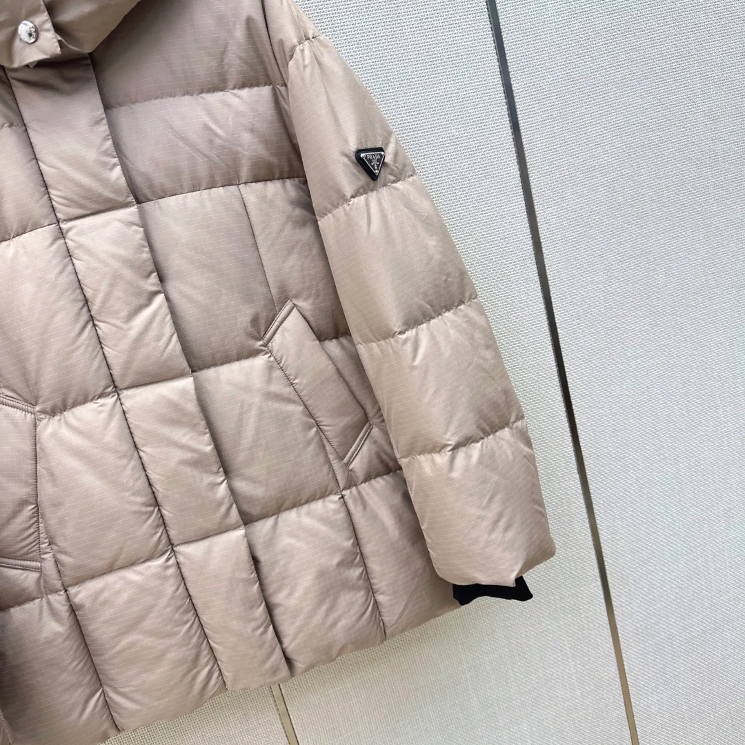 Куртки И Пуховики Женские Prada 18094553
