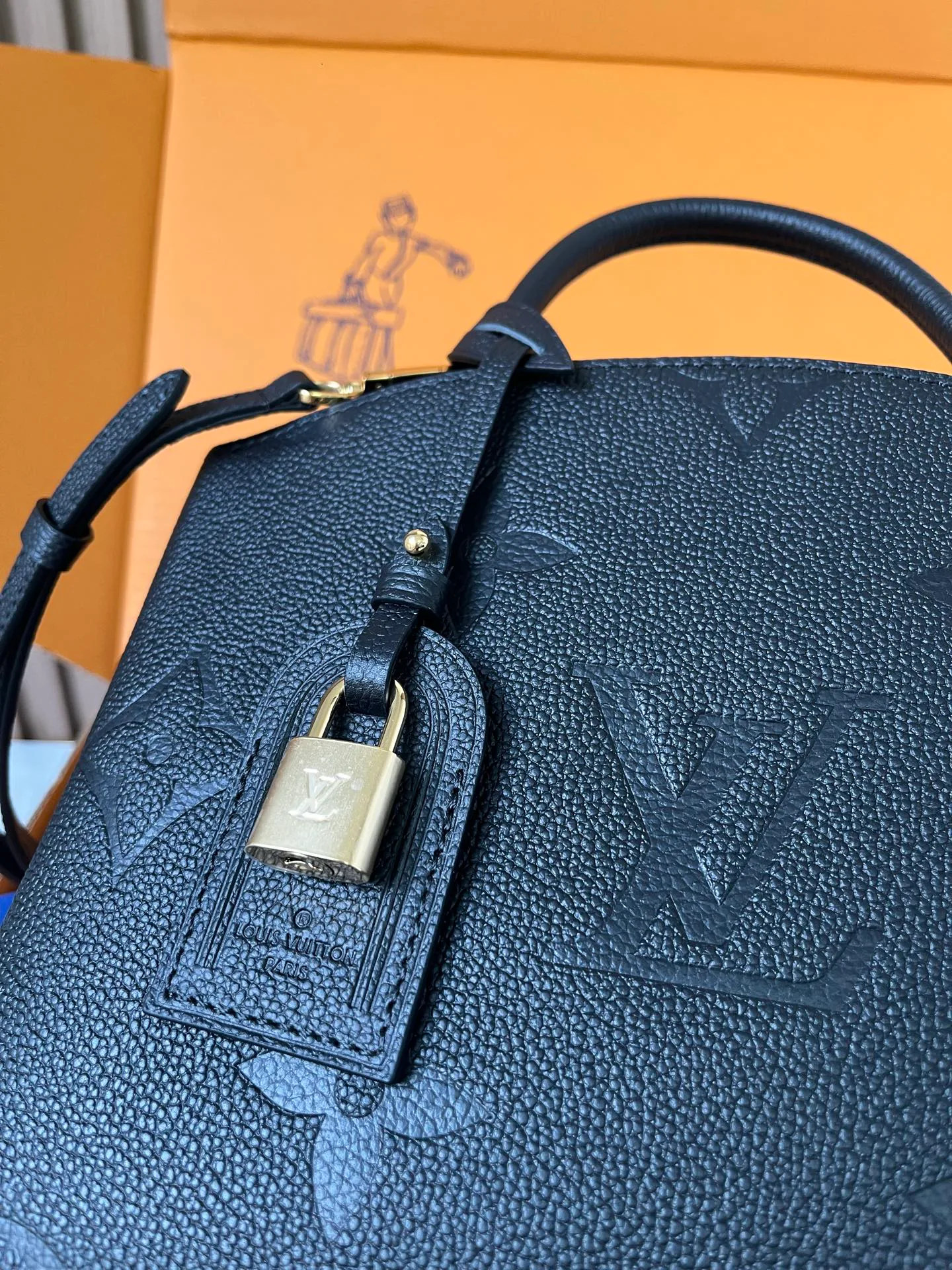 Классические Сумки Женские Louis Vuitton 12569319