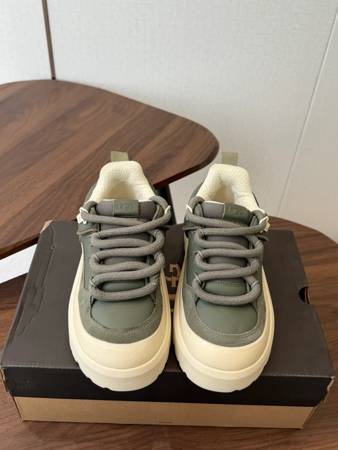 Кроссовки Женские Ugg 18796507
