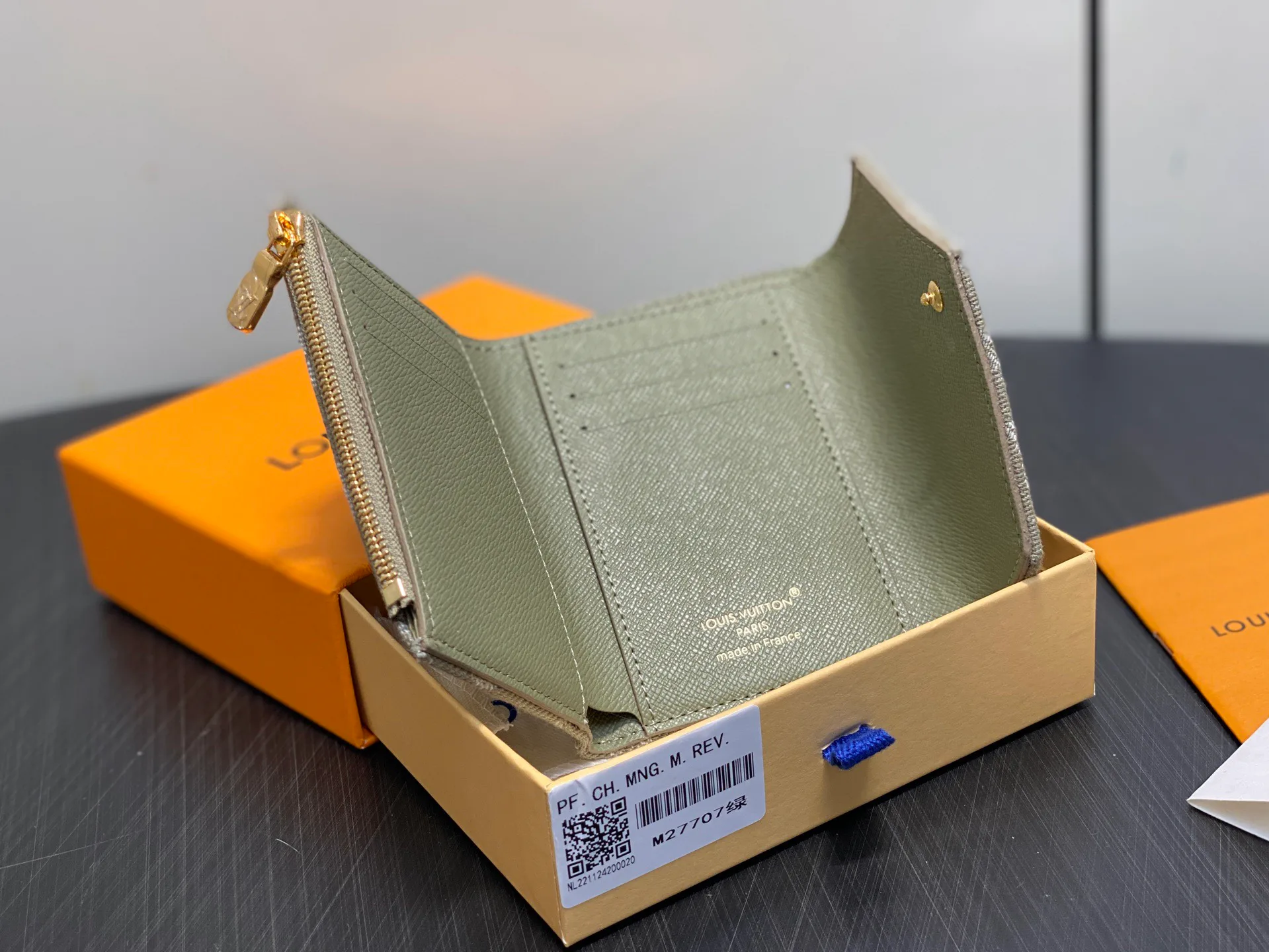 Клатчи Женские Louis Vuitton 12978380