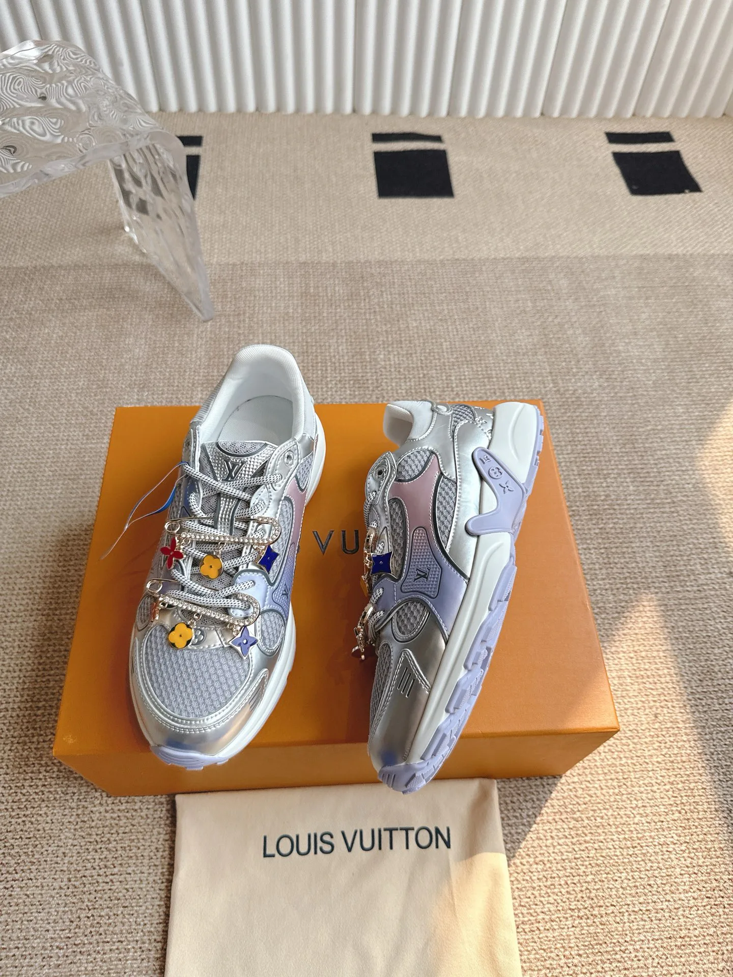 Кроссовки Женские Louis Vuitton 13351297