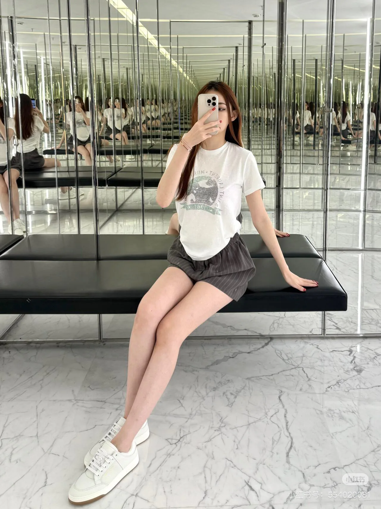 Футболки Женские Saint Laurent 1238610