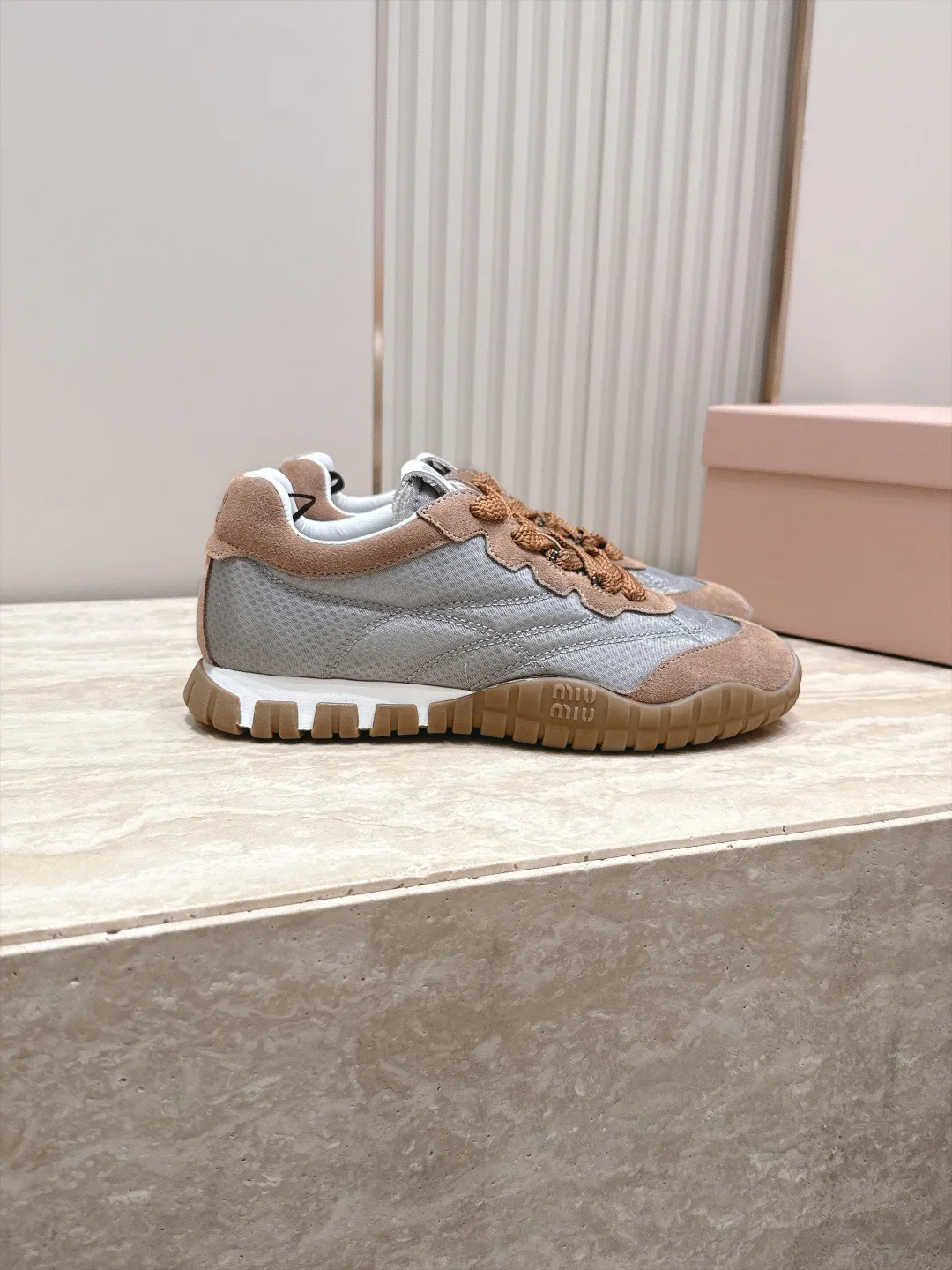 Кроссовки Женские Miu Miu 18025618