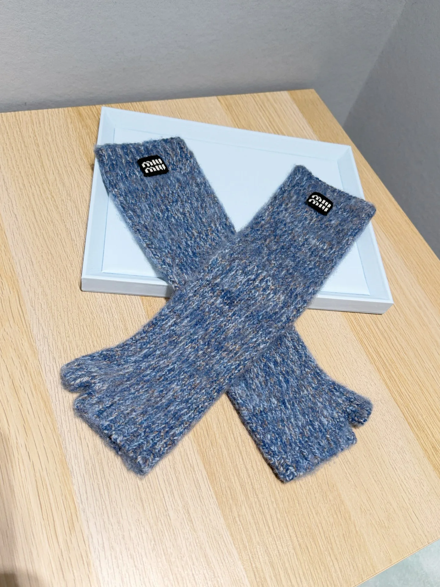 Перчатки Miu Miu 1586312