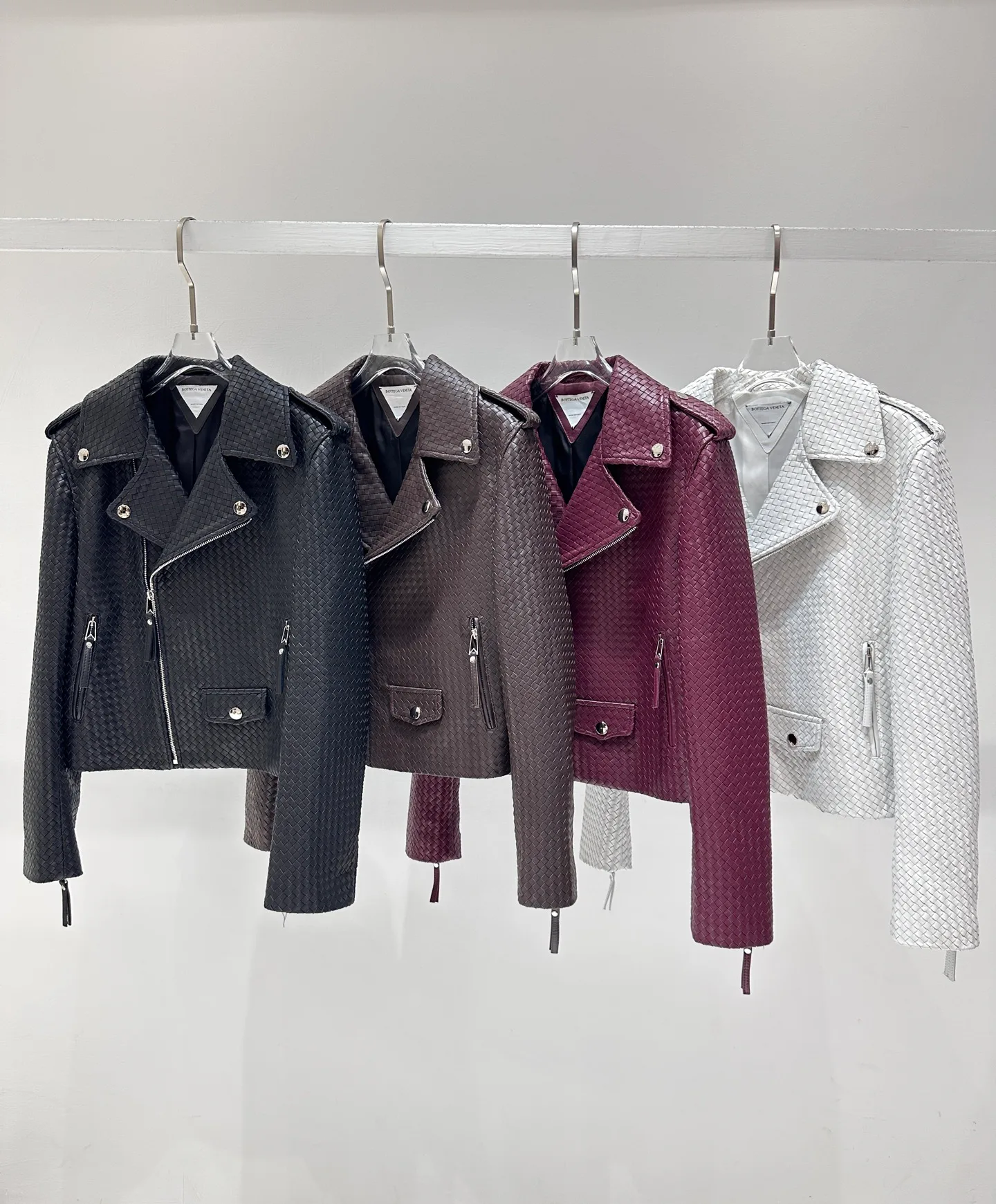 Кожаные Куртки И Дублёнки Женские Bottega Veneta 11700532