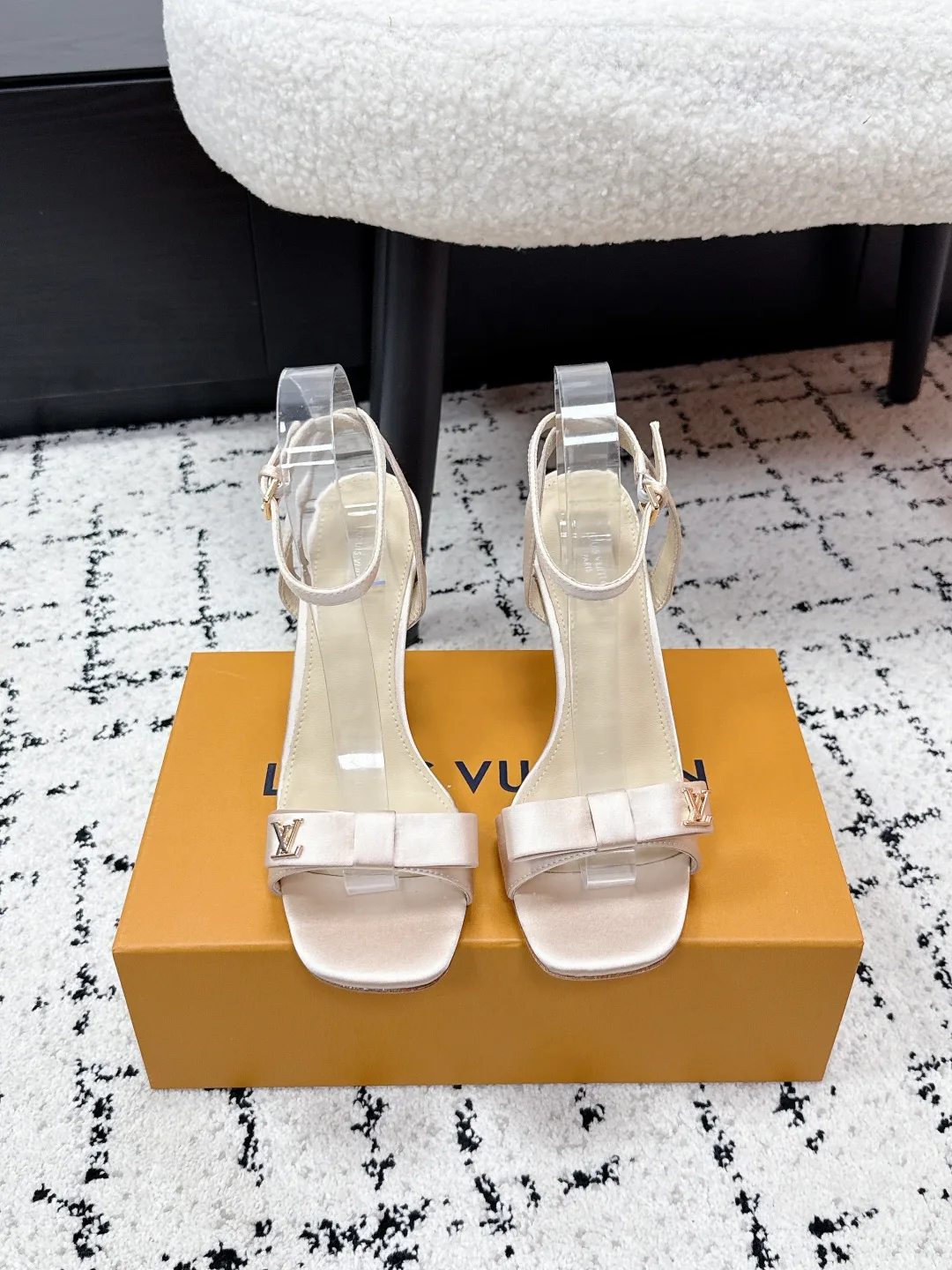 Босоножки Женские Louis Vuitton 13070817