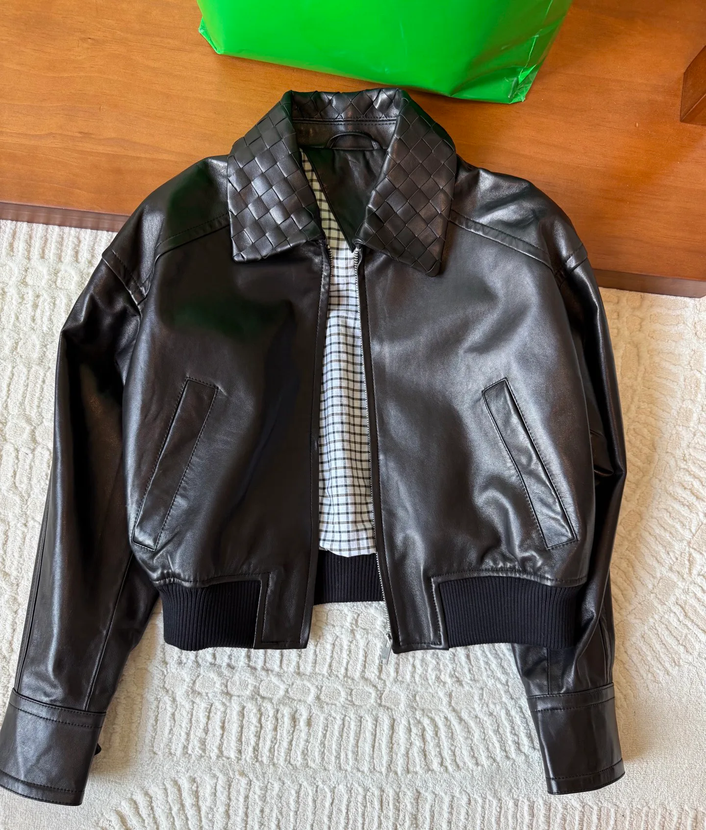Кожаные Куртки И Дублёнки Женские Bottega Veneta 2260956