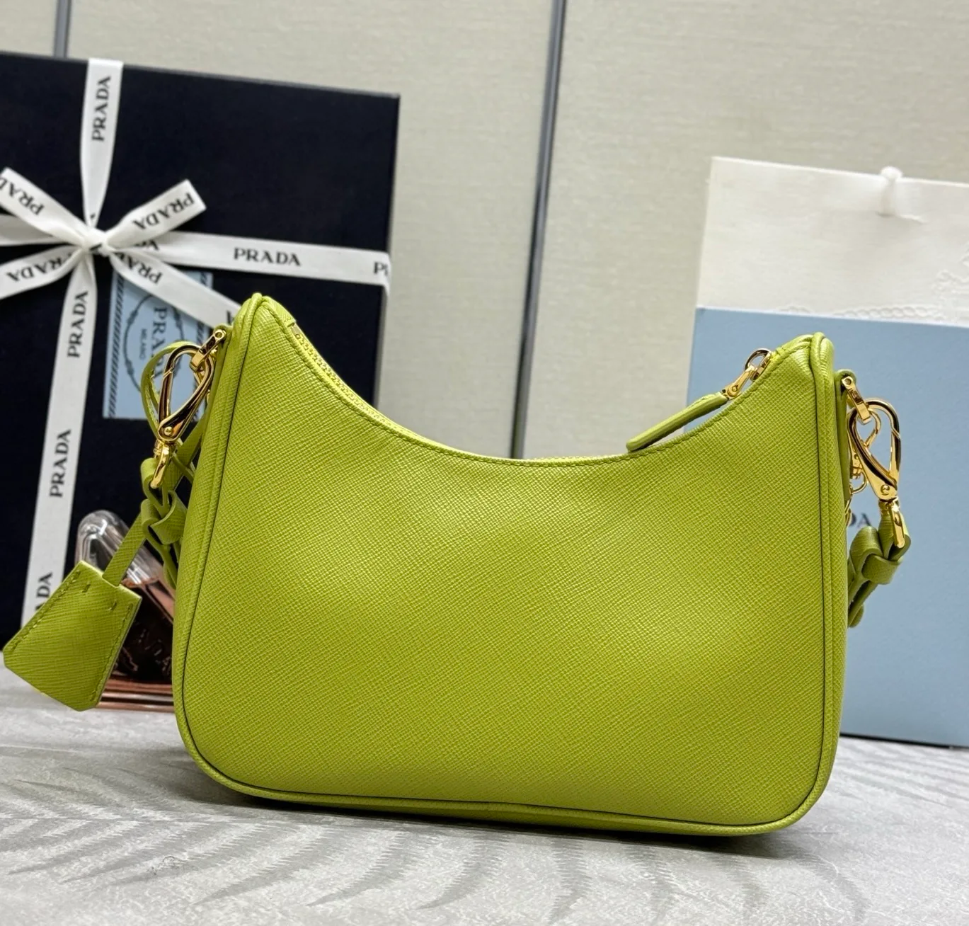 Сумки На Ремне Женские Prada 11788412
