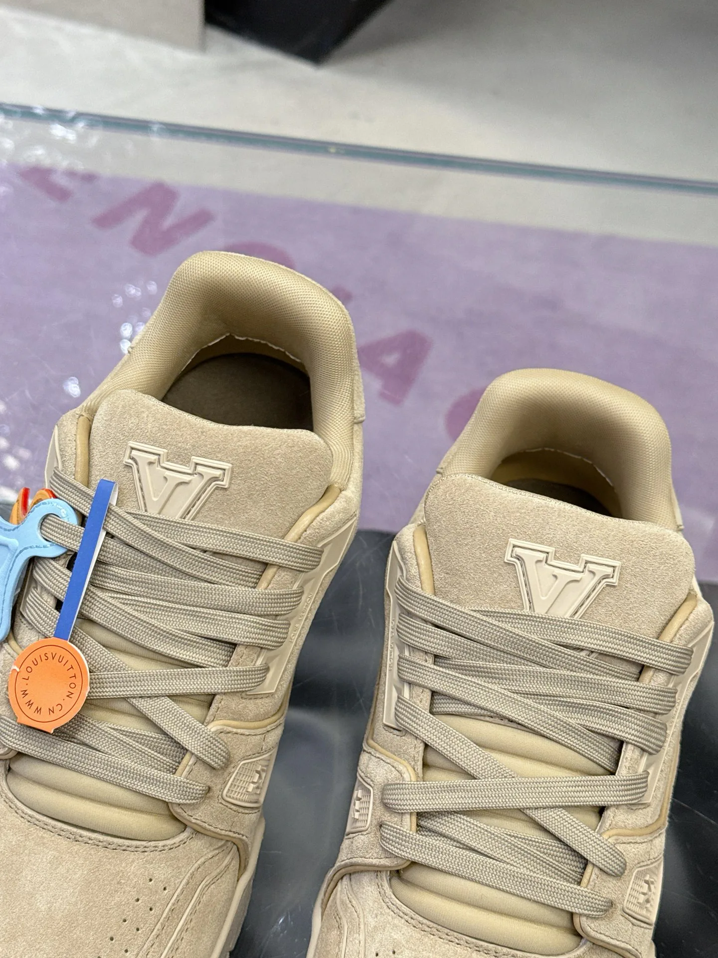 Кроссовки Женские Louis Vuitton 17530414