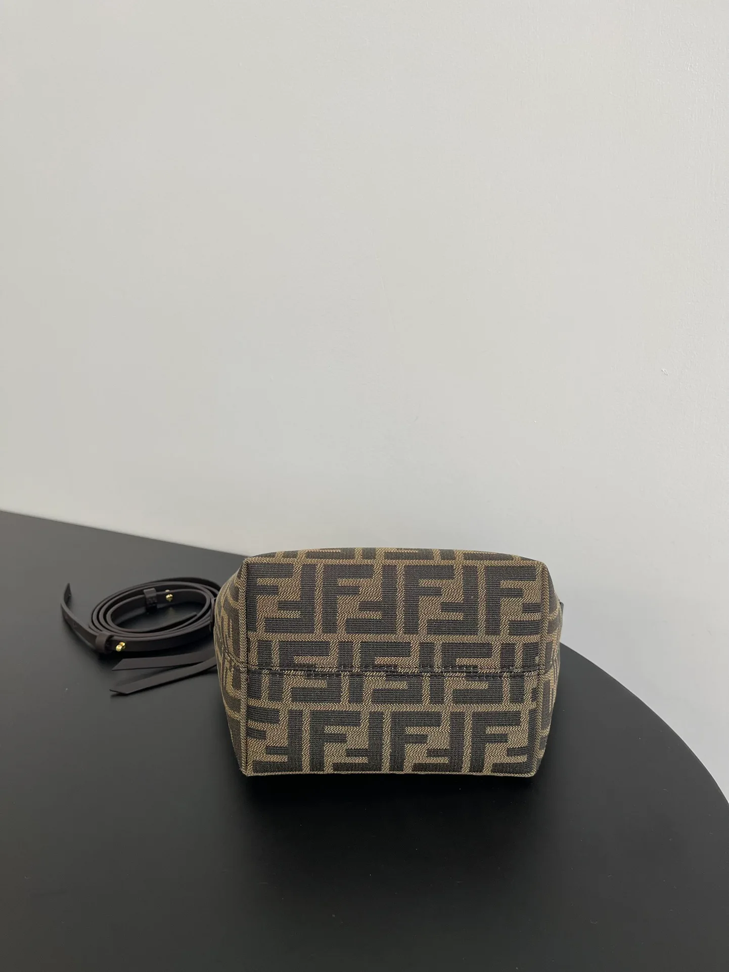 Классические Сумки Женские Fendi 10644795