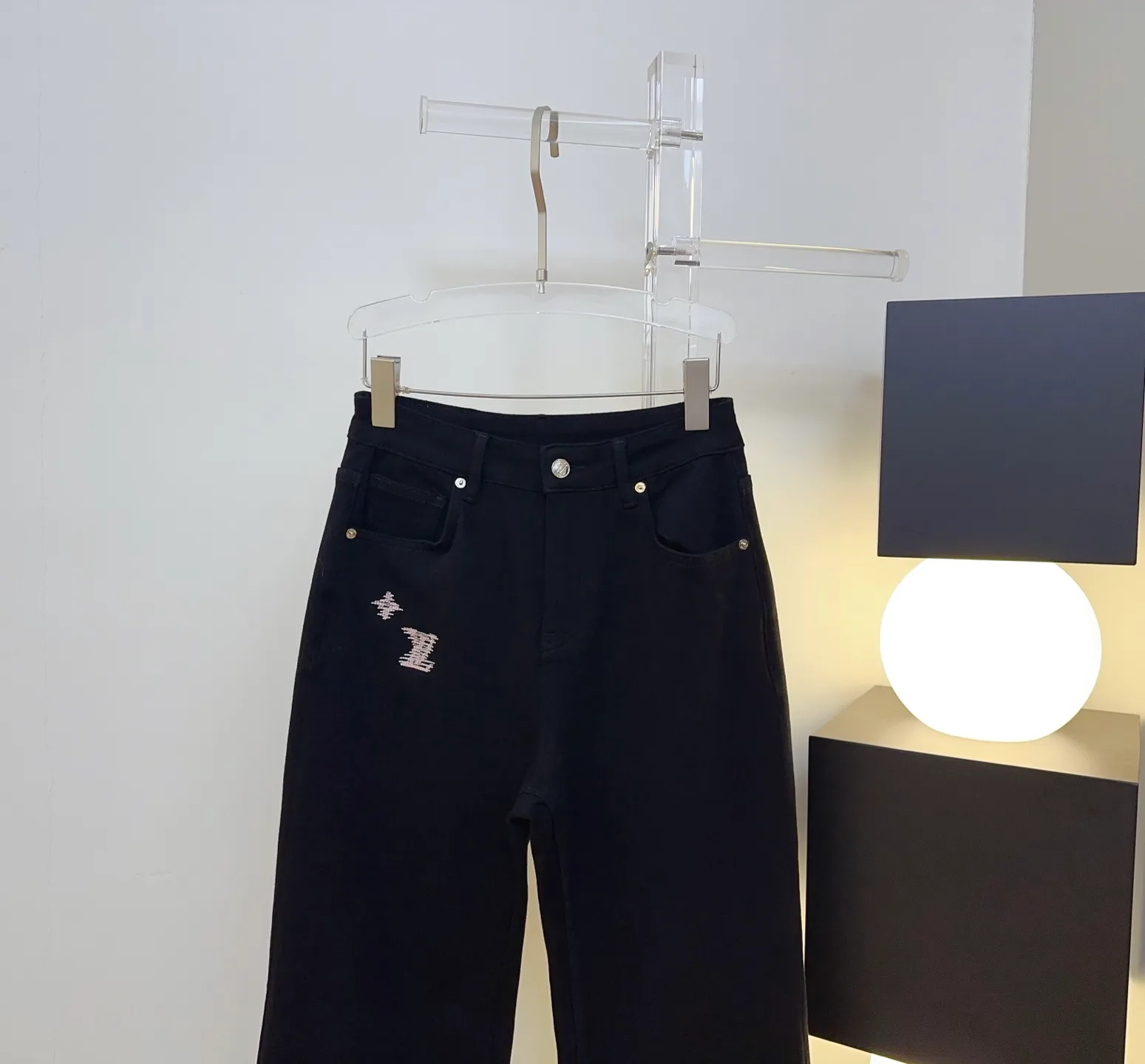 Джинсы Женские Louis Vuitton 19000982