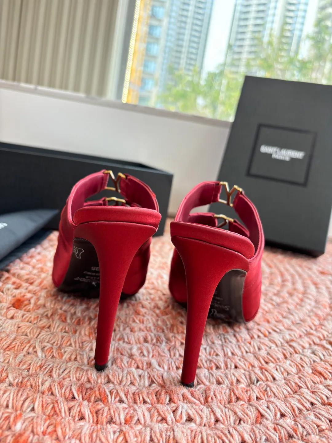 Босоножки Женские Saint Laurent 10211620