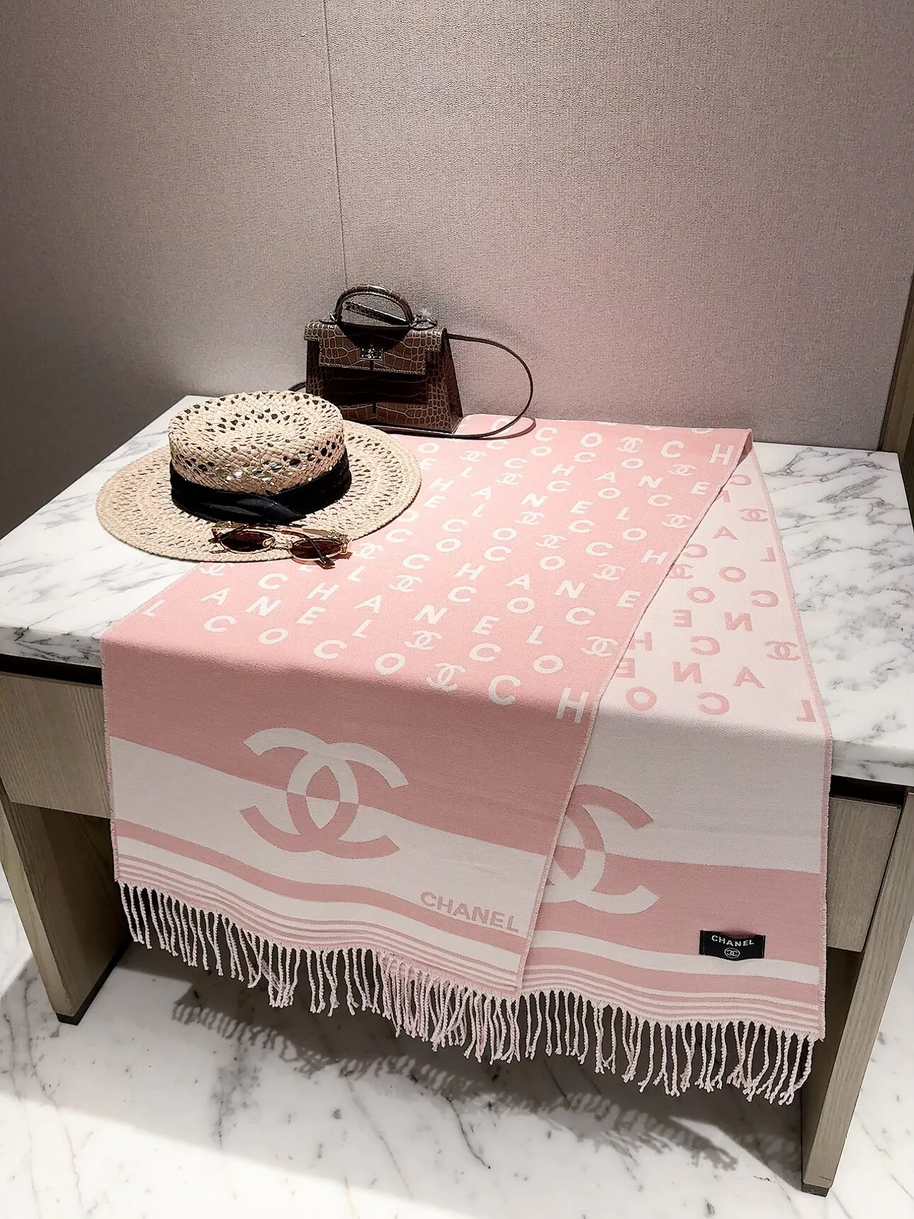 Шарфы Chanel 18377560