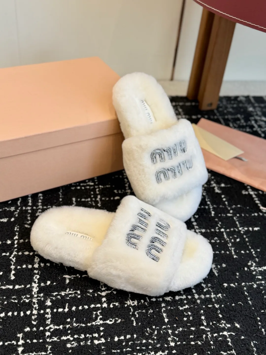 Тапочки Женские Miu Miu 18139572