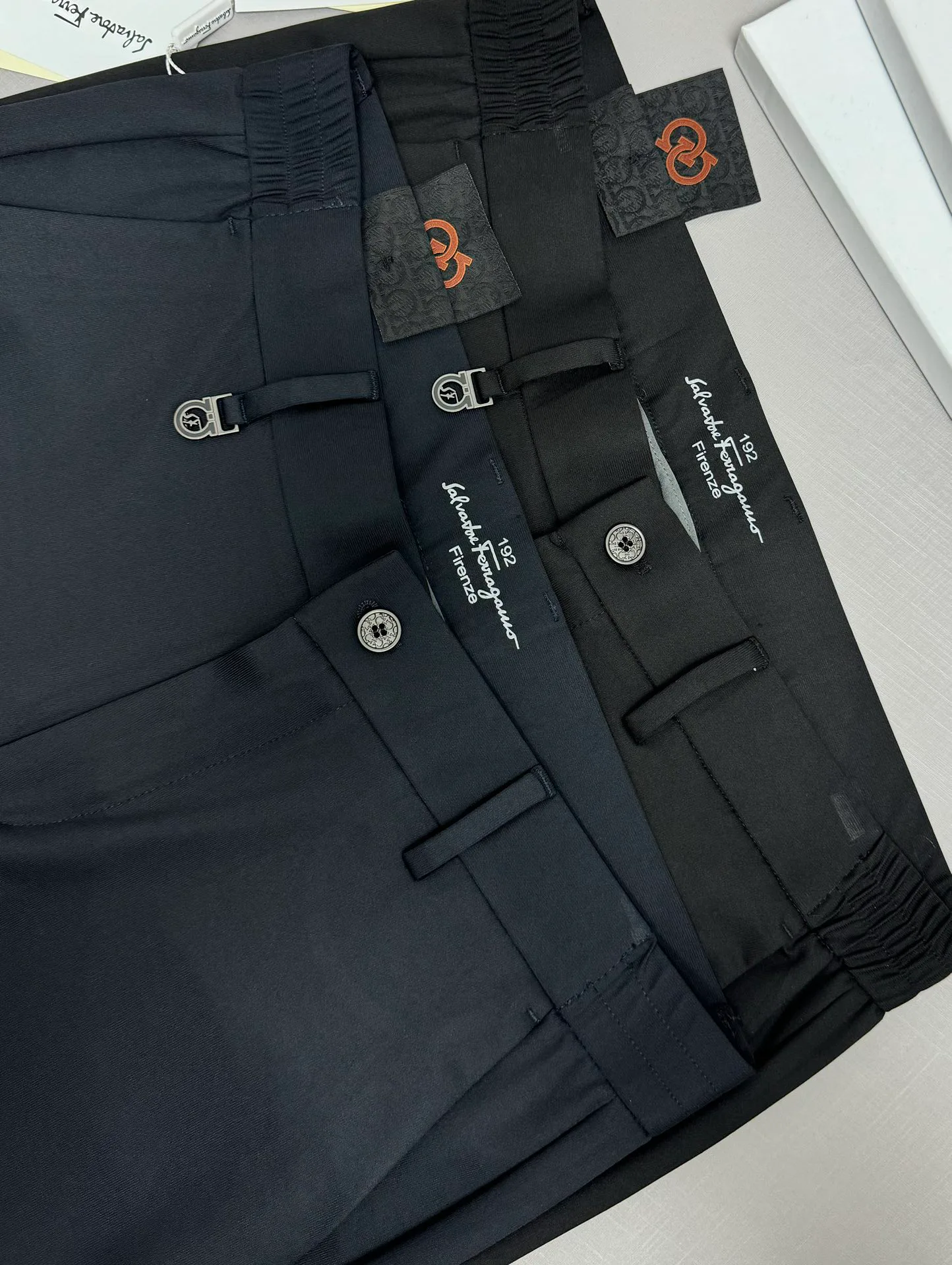 Брюки Женские Salvatore Ferragamo 11480531