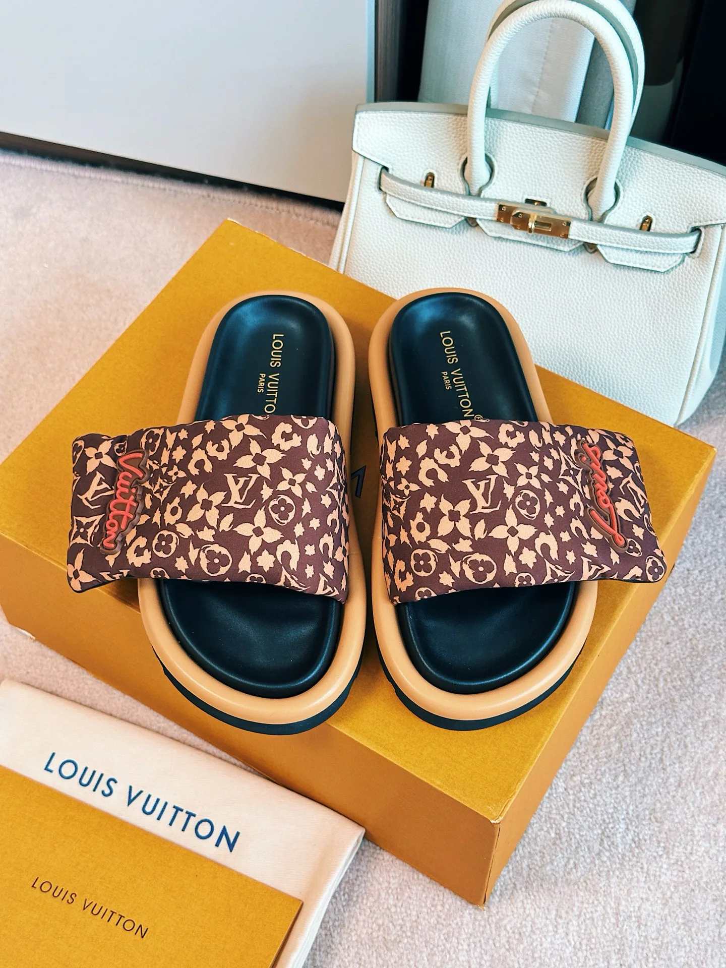 Шлепанцы Женские Louis Vuitton 14335152