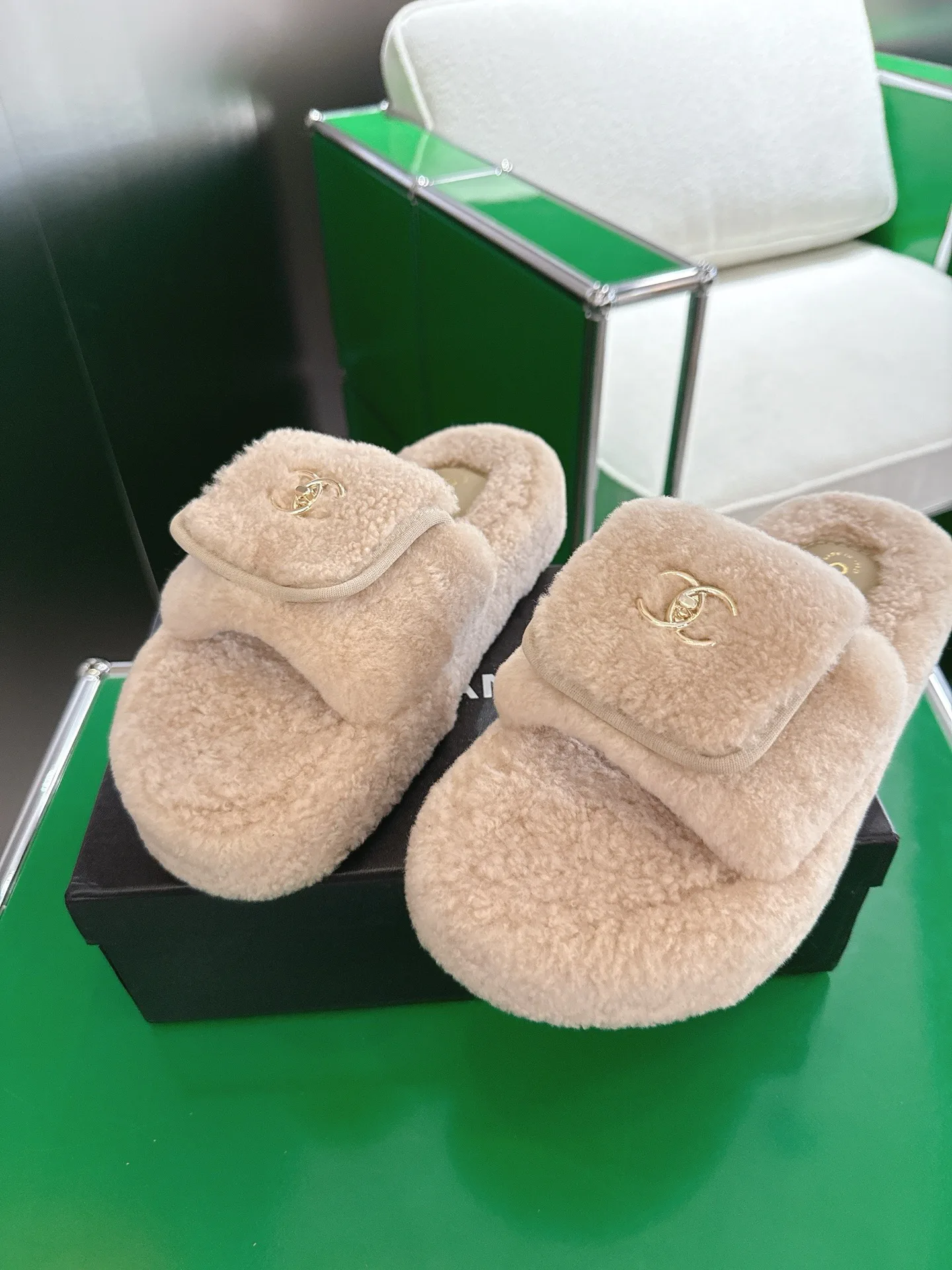 Тапочки Женские Chanel 18324622