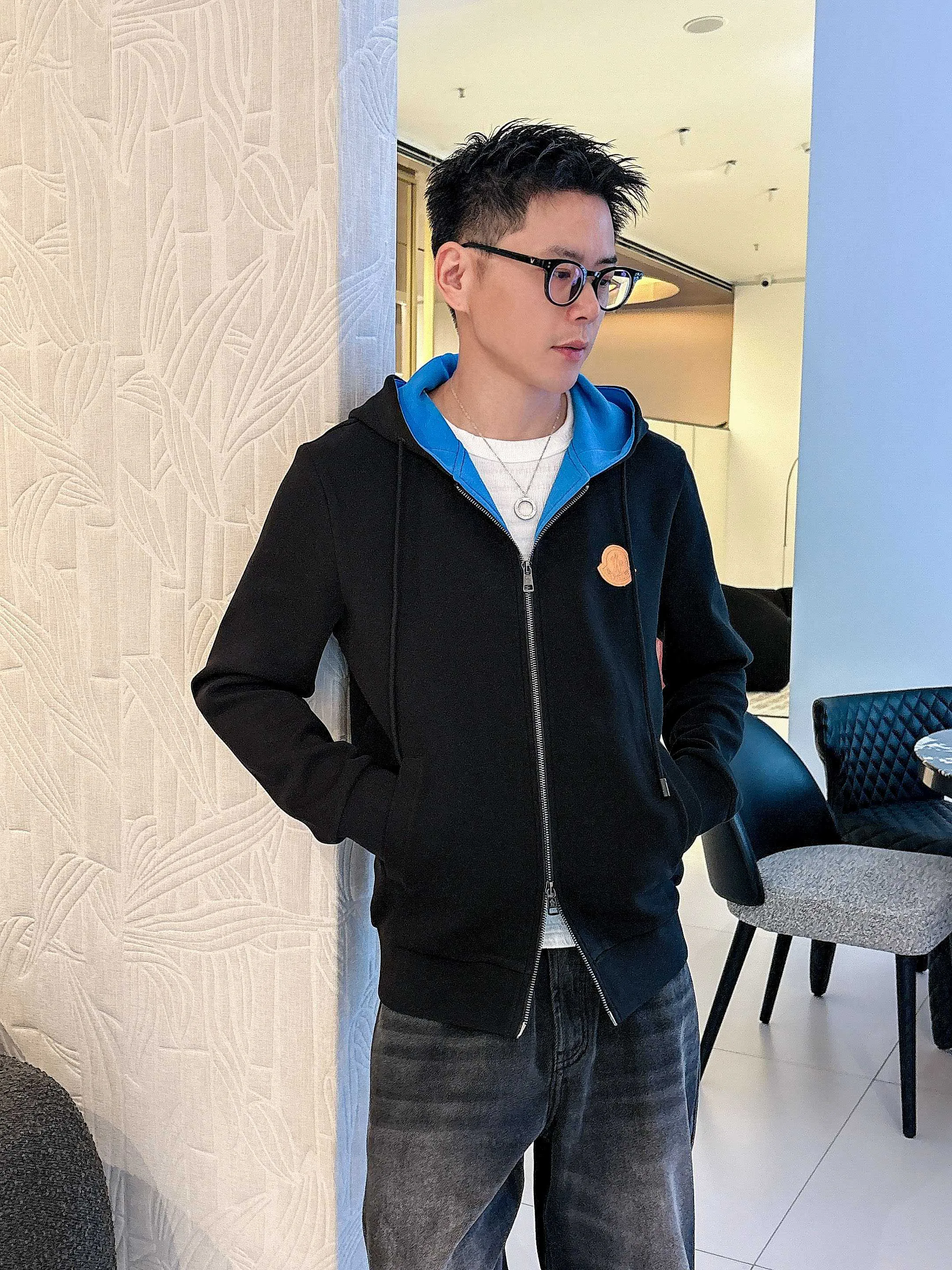 Куртки И Пуховики Мужские Moncler 4348191