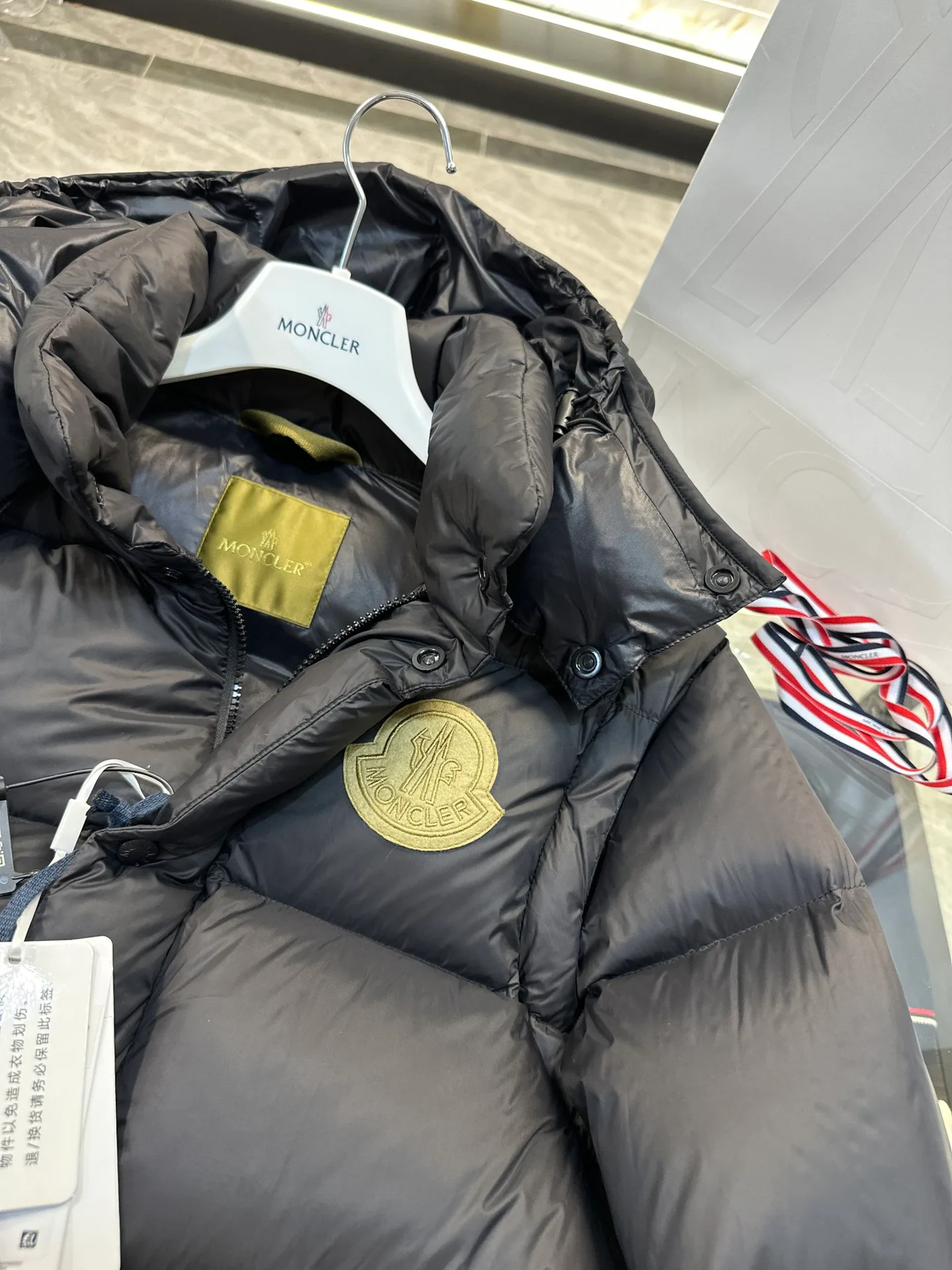 Куртки И Пуховики Женские Moncler 19185557