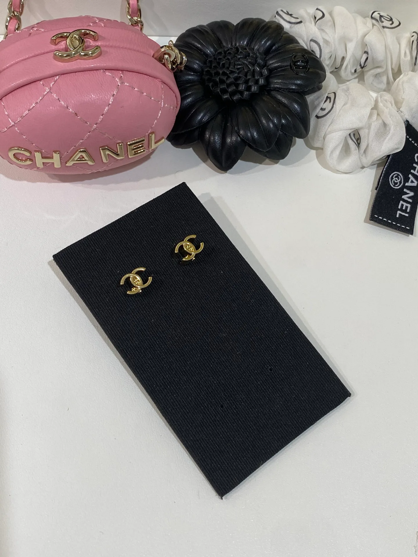 Бижутерия Chanel 18122410