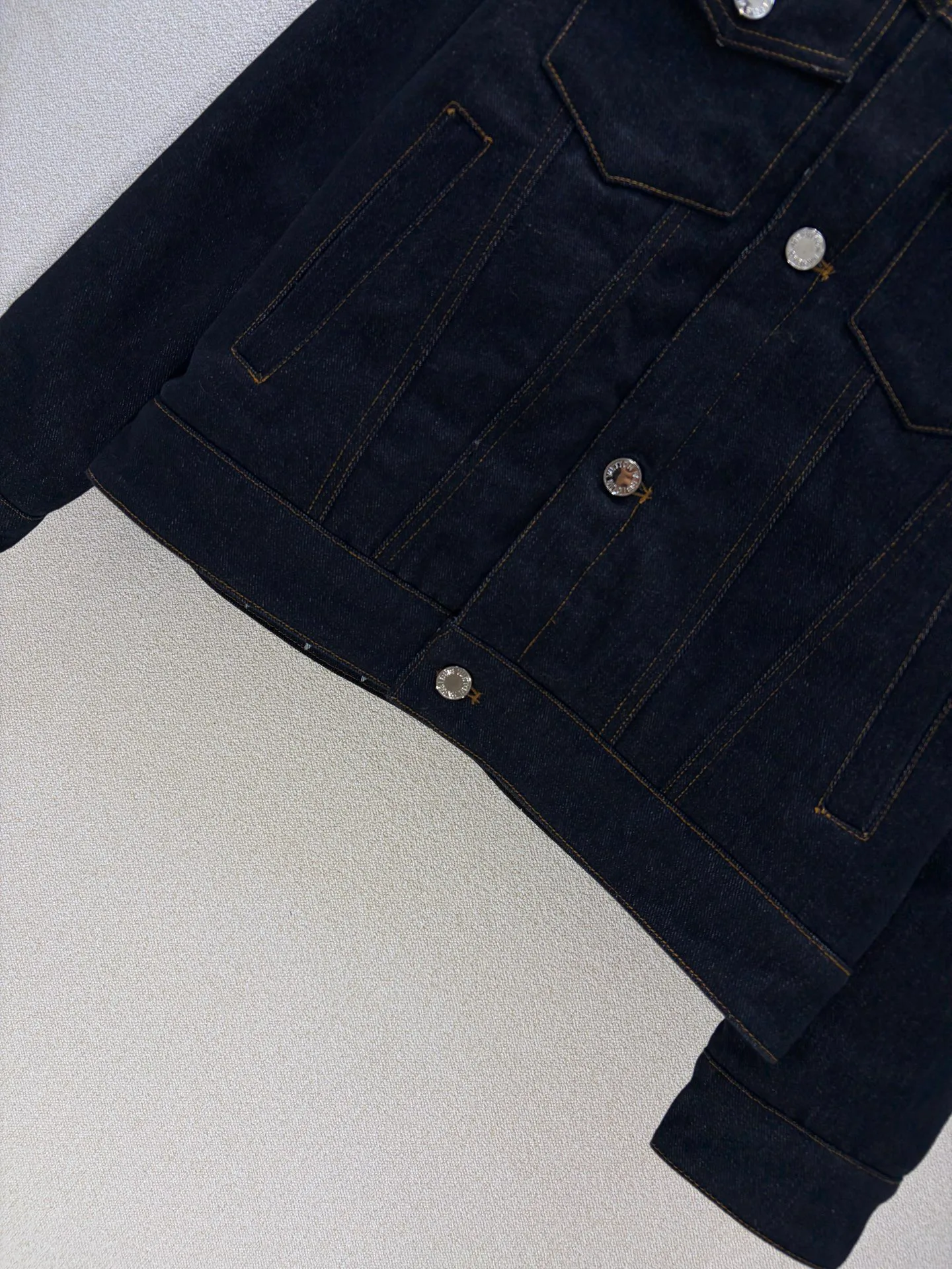 Куртки И Пуховики Женские Louis Vuitton 18882547