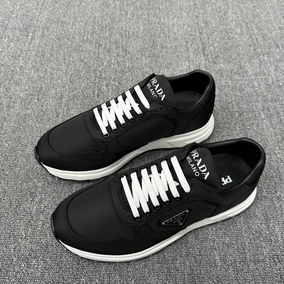 Кроссовки Женские Prada 243050