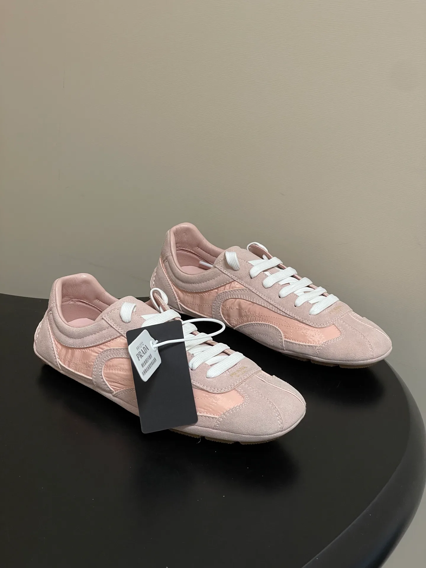 Кроссовки Женские Prada 12810929