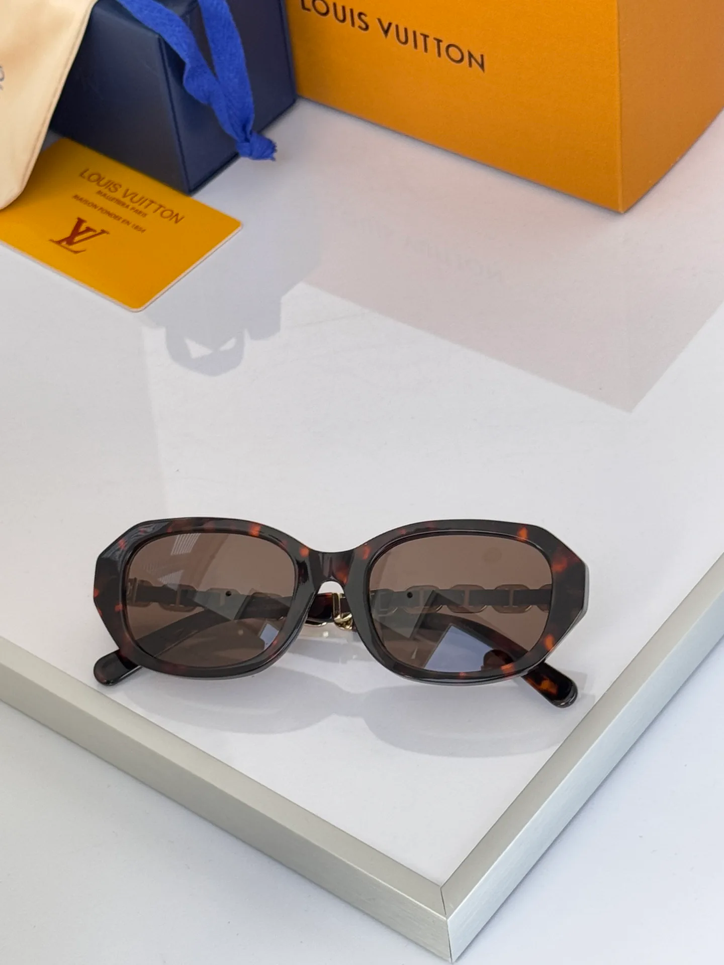 Очки Louis Vuitton 1973078