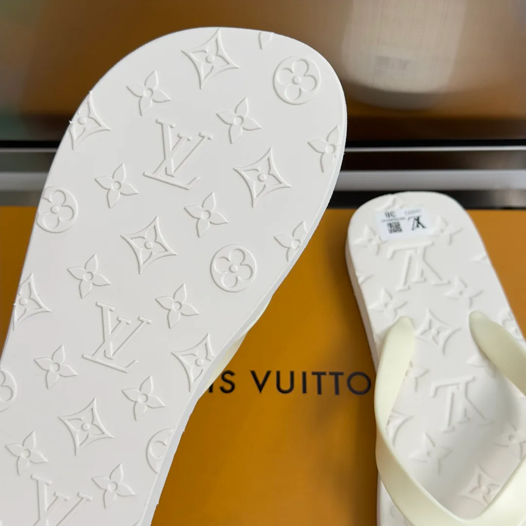 Шлепанцы Женские Louis Vuitton 17780711