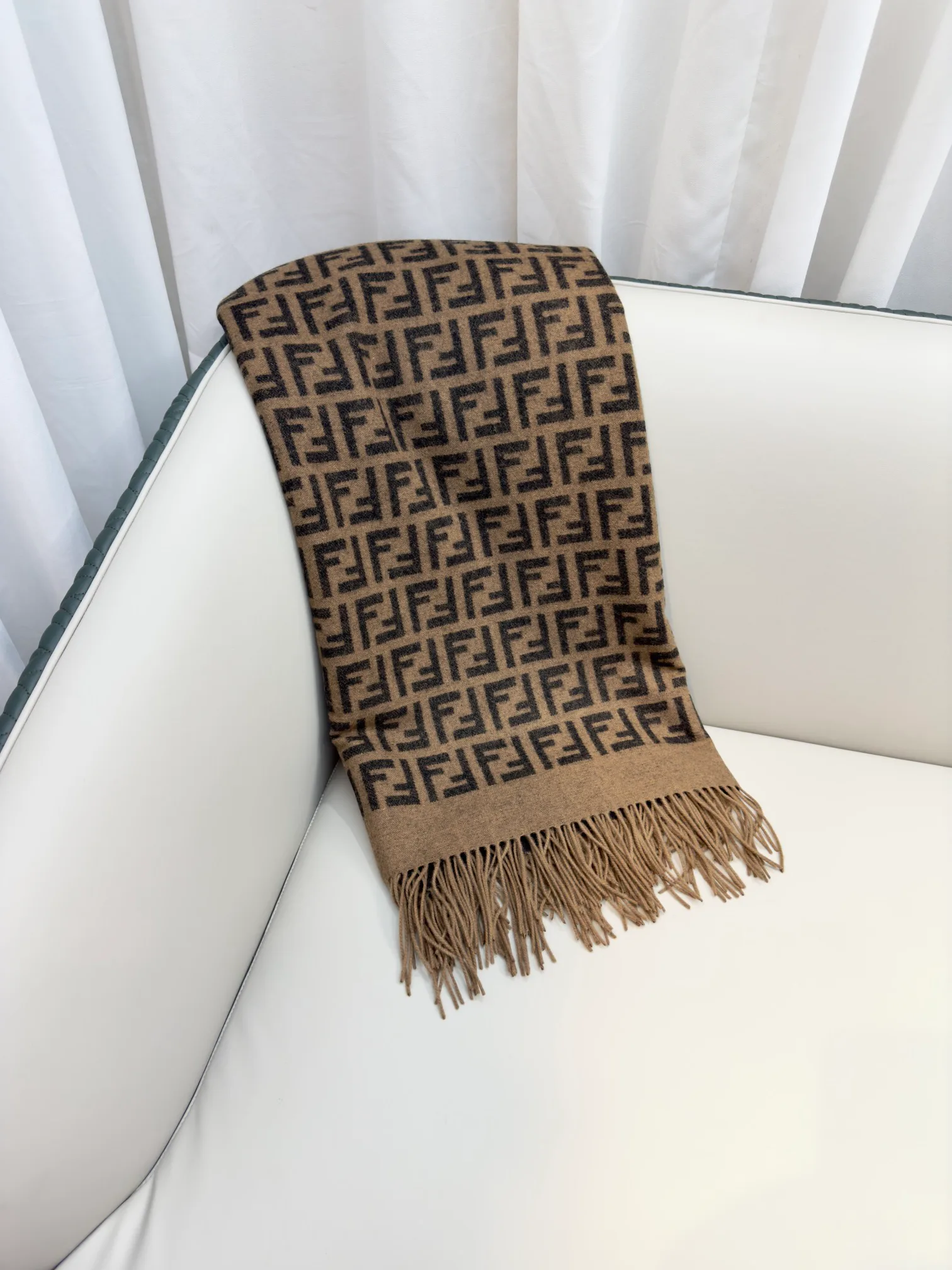 Шарфы Fendi 1126