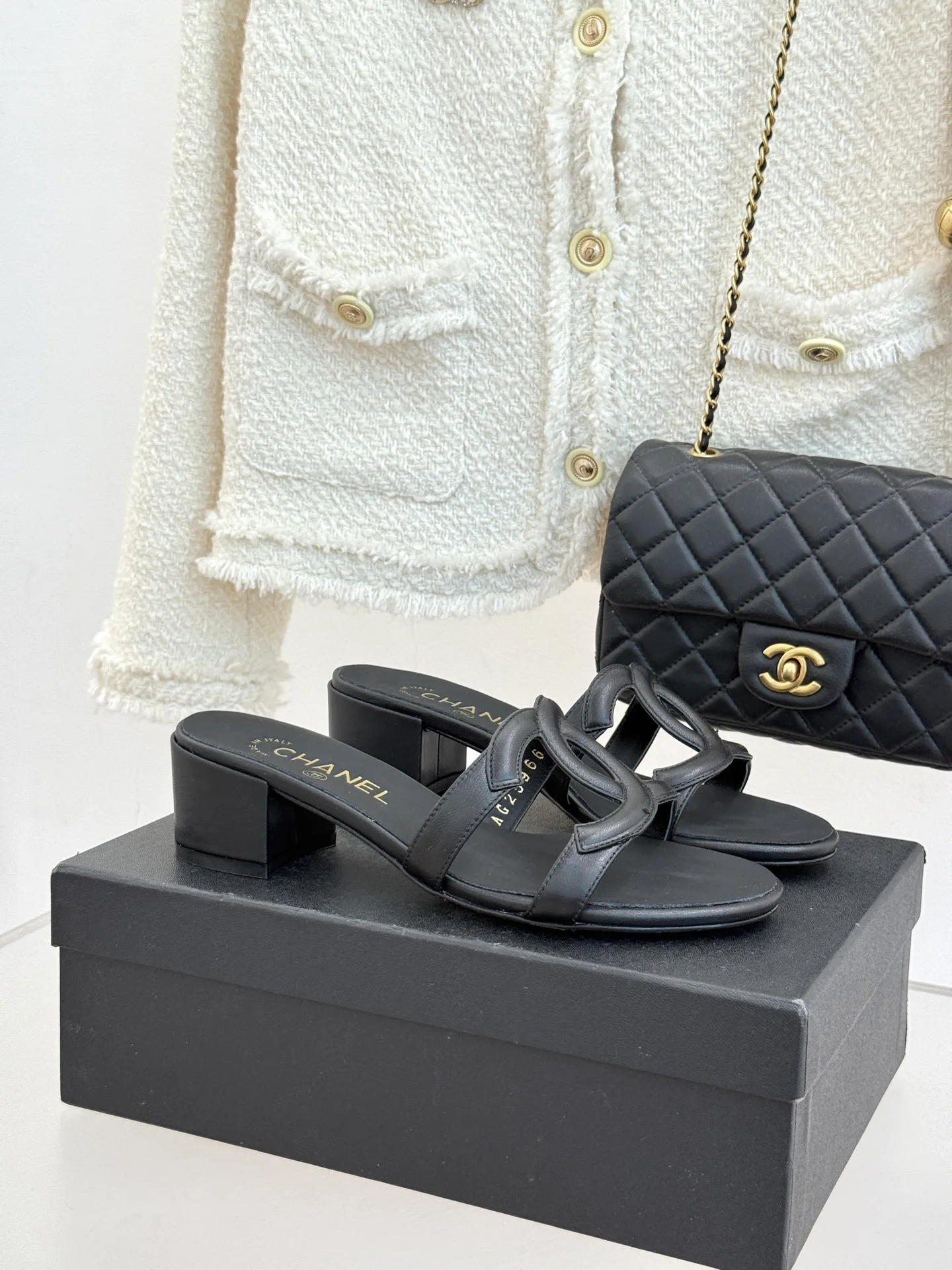 Сандалии Женские Chanel 11508107