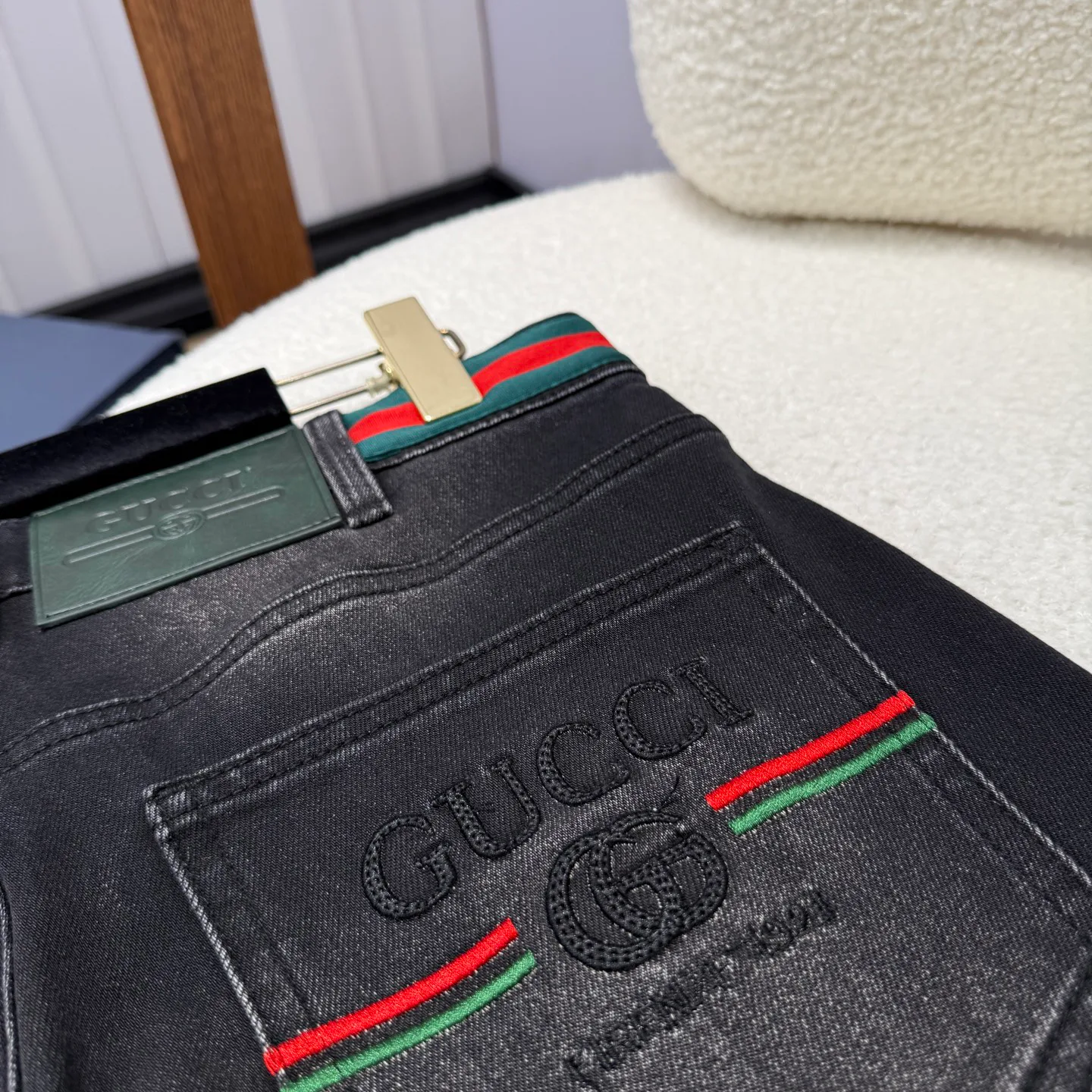 Джинсы Мужские Gucci 18029761