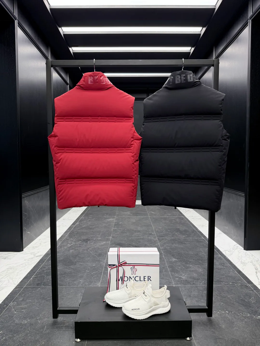 Жилеты Женские Moncler 18188741