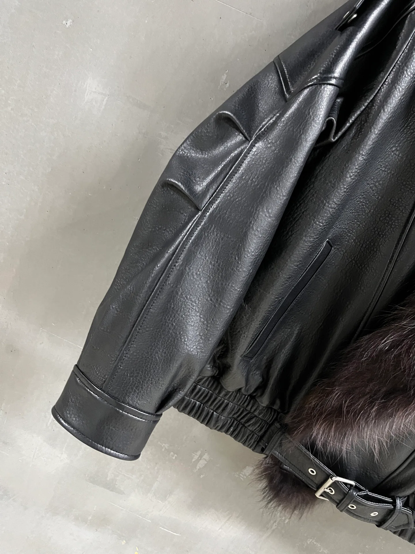 Кожаные Куртки И Дублёнки Женские Saint Laurent 18630174