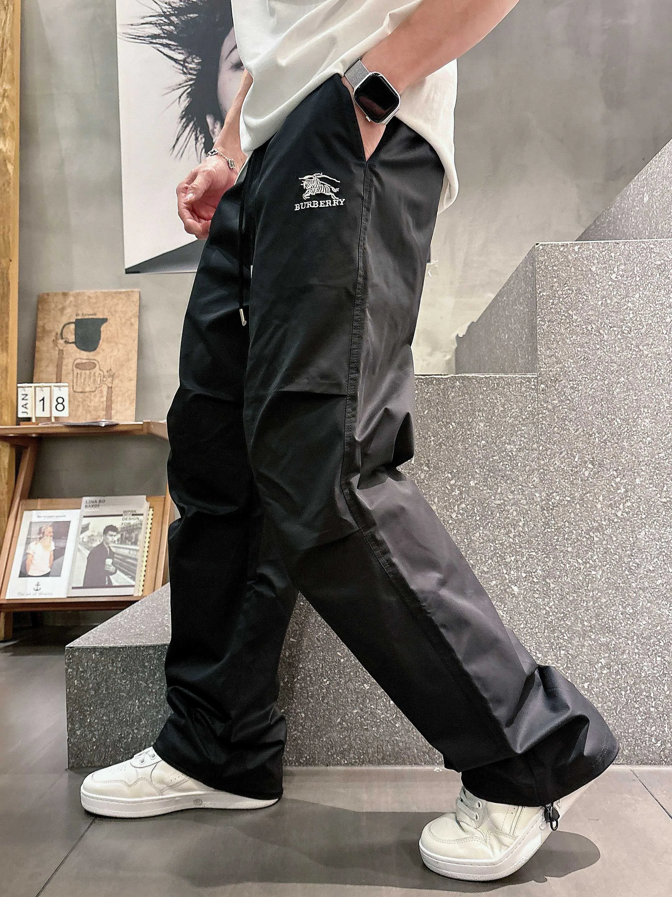 Брюки Мужские Burberry 13147772