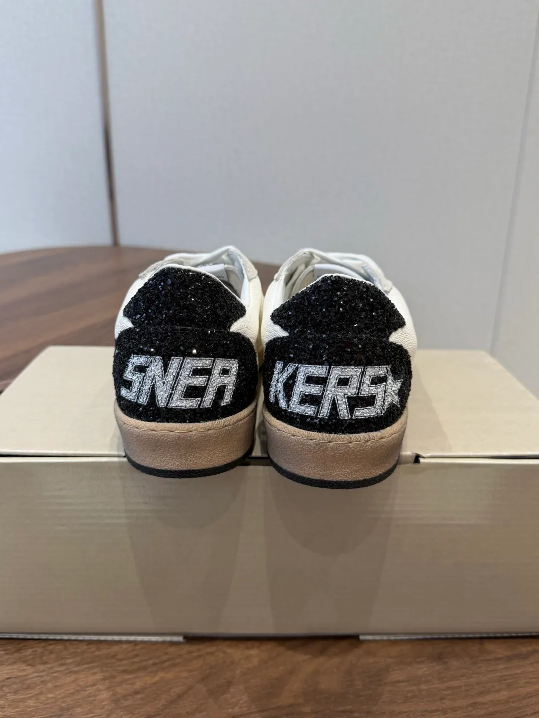 Кроссовки Женские Golden Goose 18357253