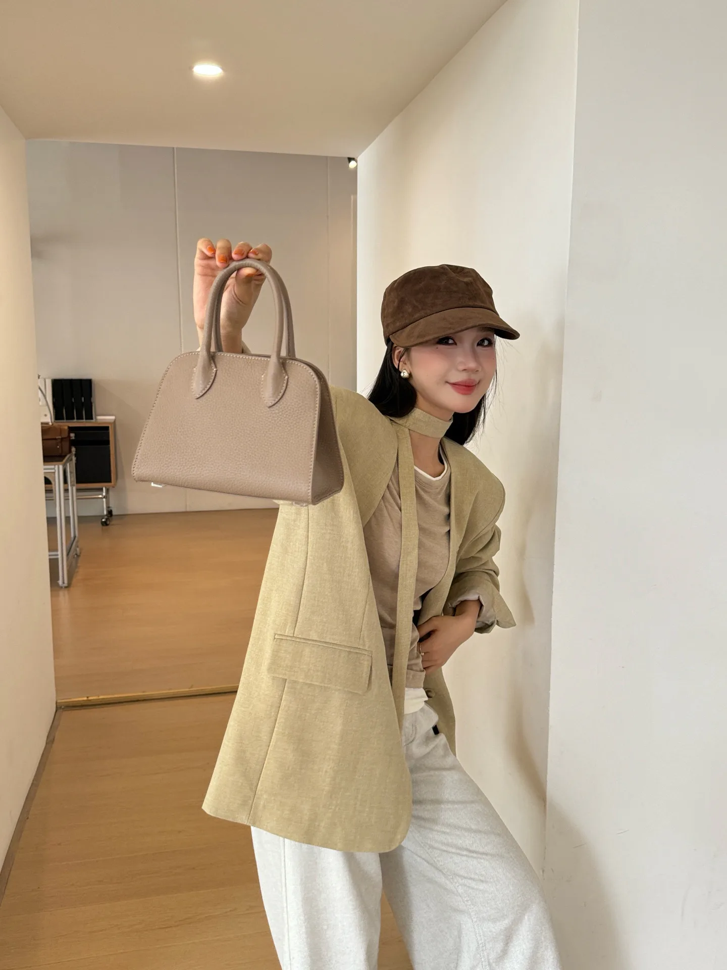 Классические Сумки Женские The Row 186947