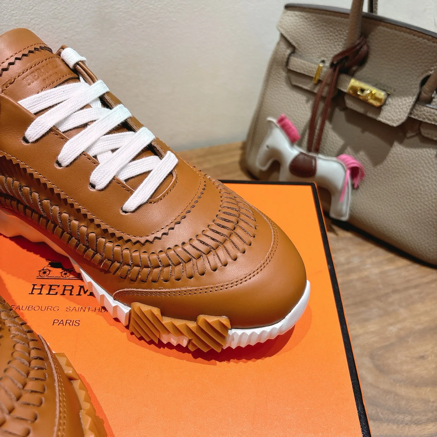 Кроссовки Женские Hermes 18729811