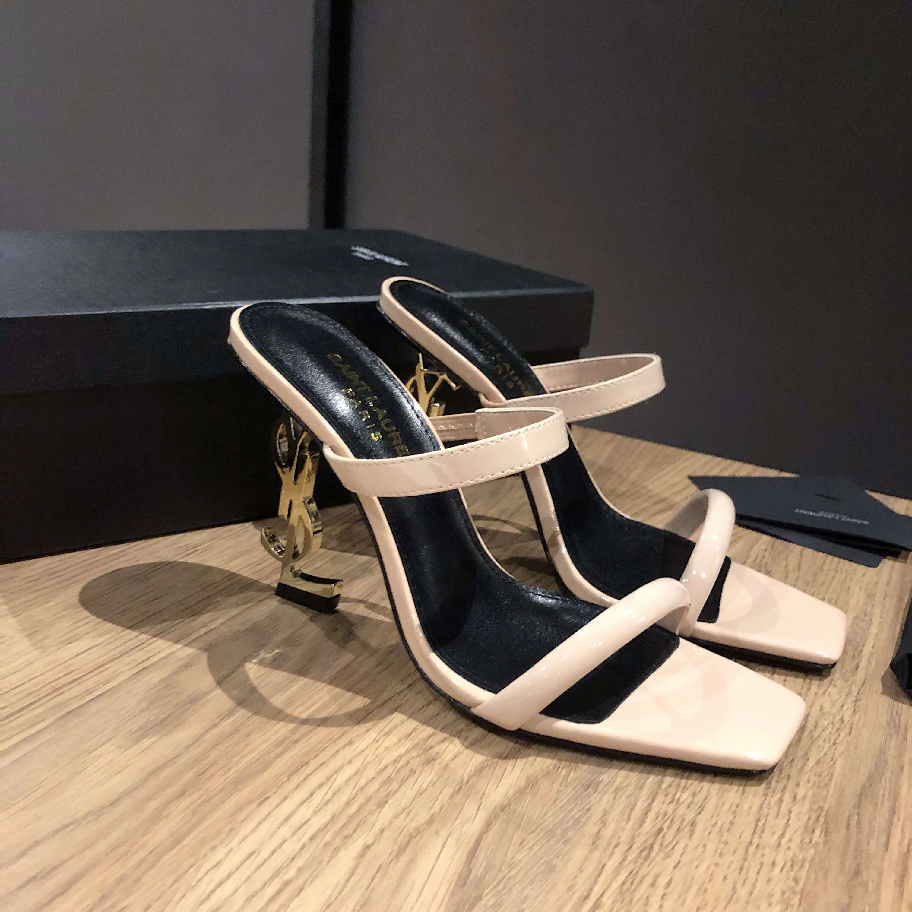 Босоножки Женские Saint Laurent 11220496